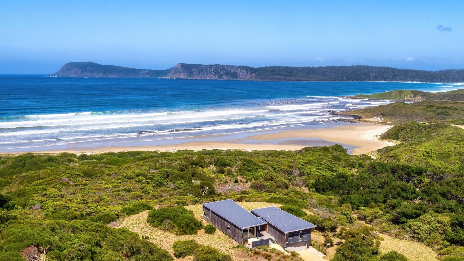 Cloudy Bay Beach House - Aerial view towards Cloudy Bay