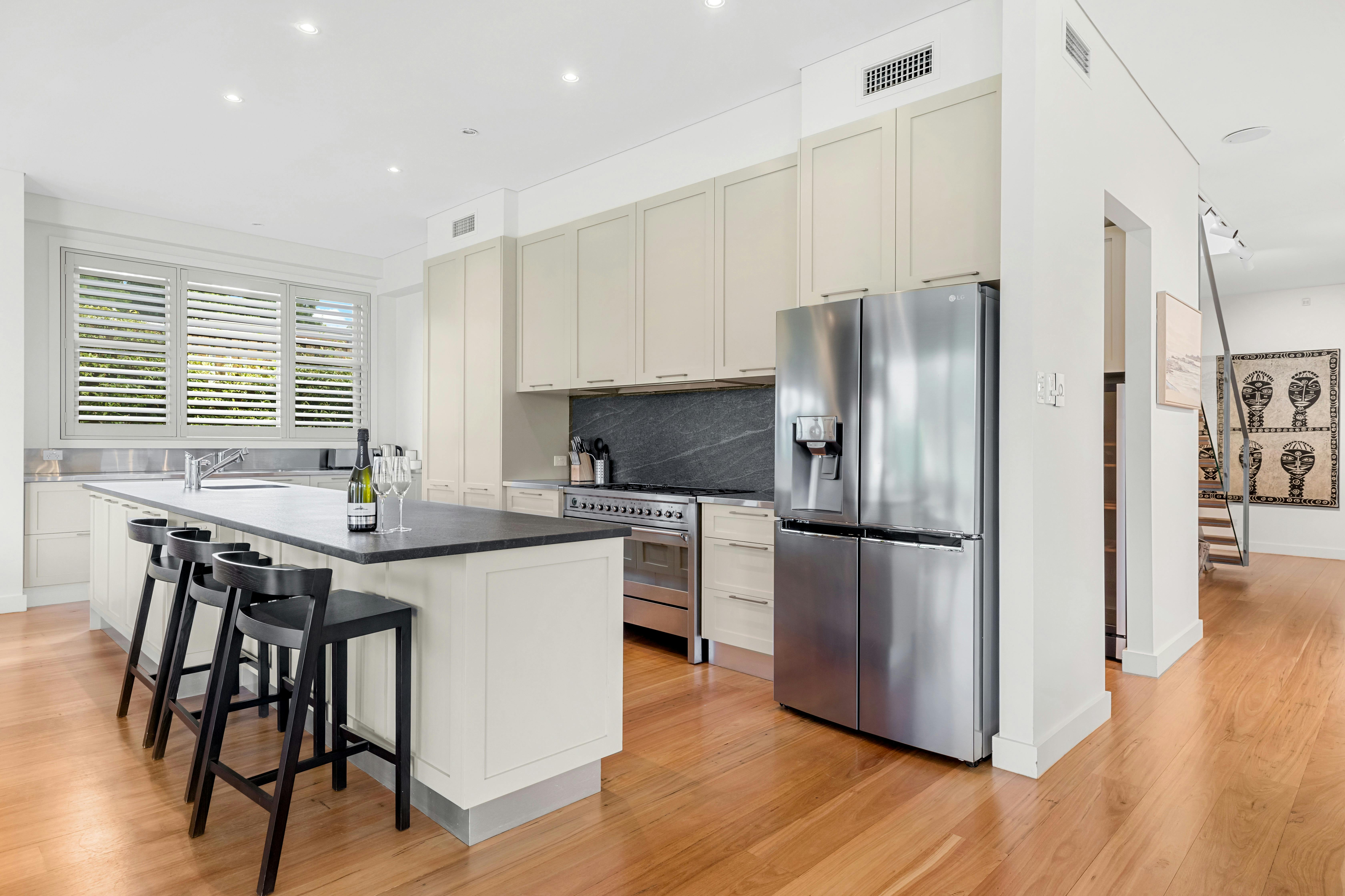 Bellview Hunter kitchen and bar
