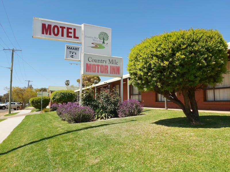 Country Mile front entrance sign
