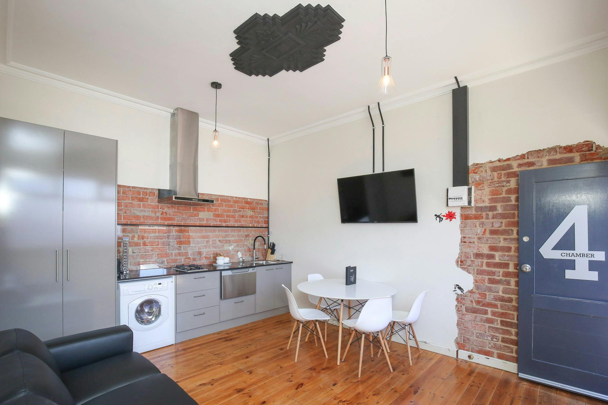 Urban Collection Chamber Four