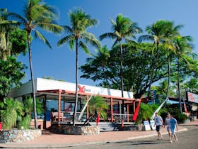 base airlie beach backpackers