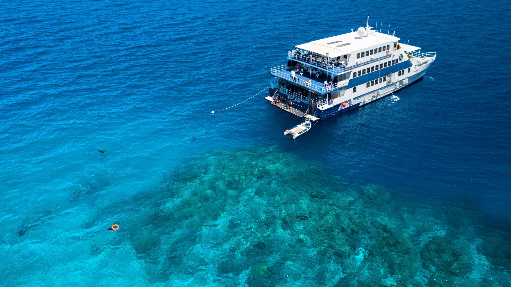 oceanquest liveaboard great barrier reef oceanquest liveaboard great barrier reef
