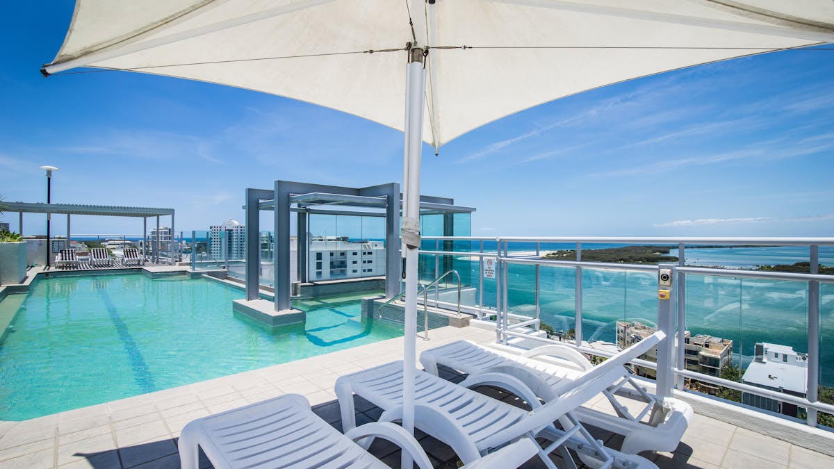 A feature of Pumicestone Blue is the resort’s 12th floor rooftop facilities:  gym, sauna, barbecues,