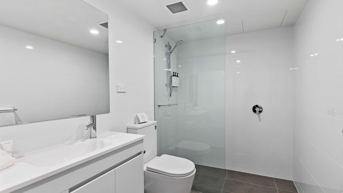 Wifi, TV, streaming, Kitchenette, Hairdryer, Smoke detectors, Balcony, Daily Room Service, Aircon
