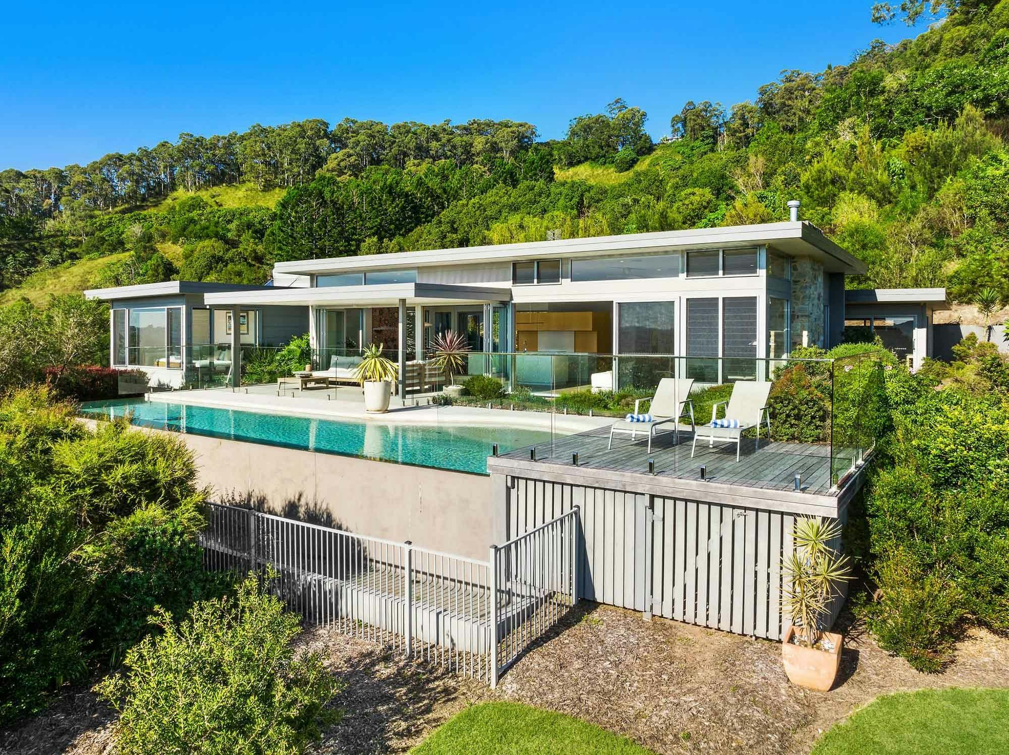 The Springs - Byron Bay - Front of House with Infinity Pool
