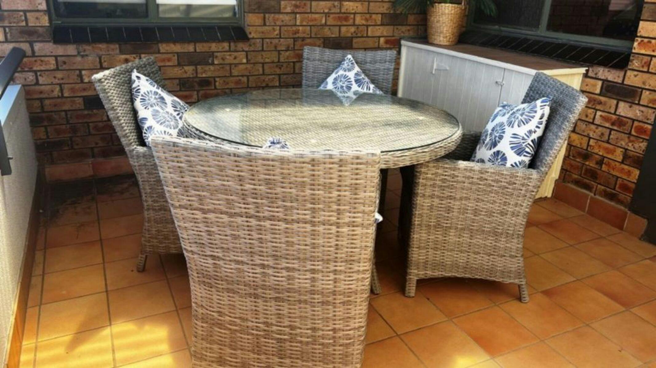 Table setting on Western balcony