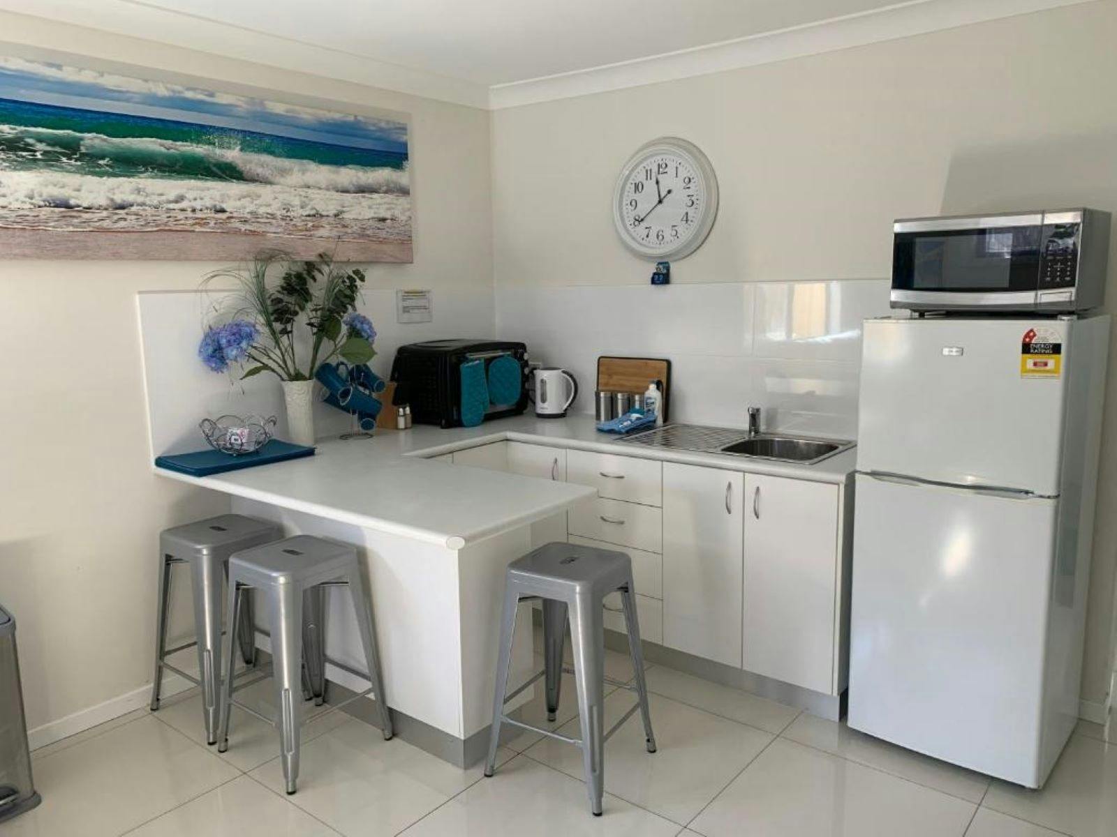 Lazy Dayz Shellharbour - Kitchen