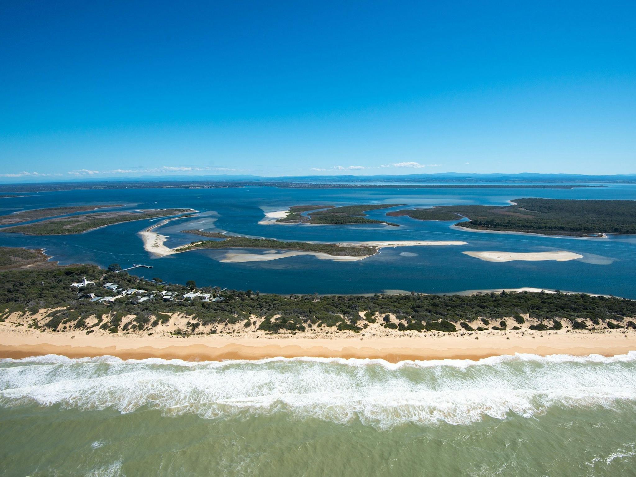 Ocean Grange (aka The Grange) and Ninety Mile Beach