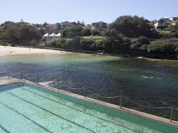 Clovelly beach and ocean pool