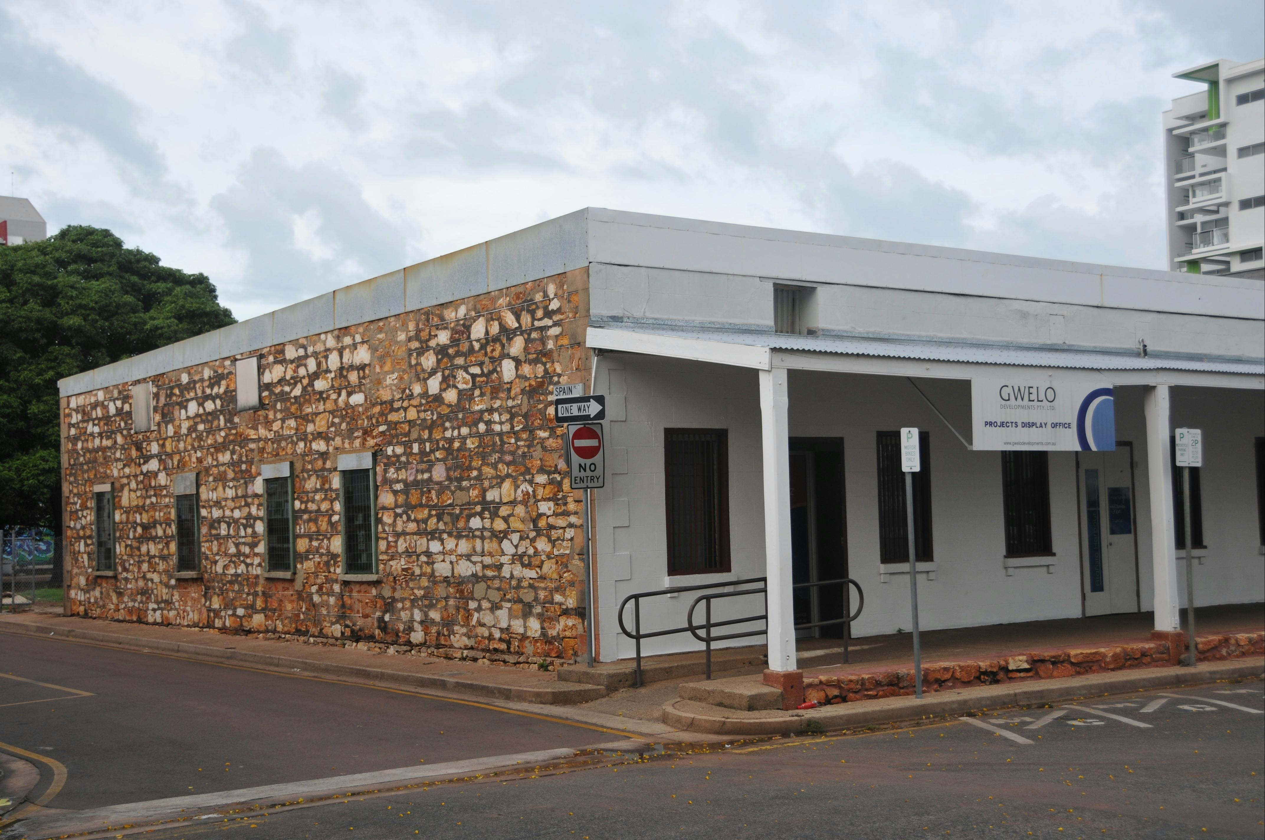 Sue Wah Chin building side view.  Conservation works were recently undertaken to the front verandah.