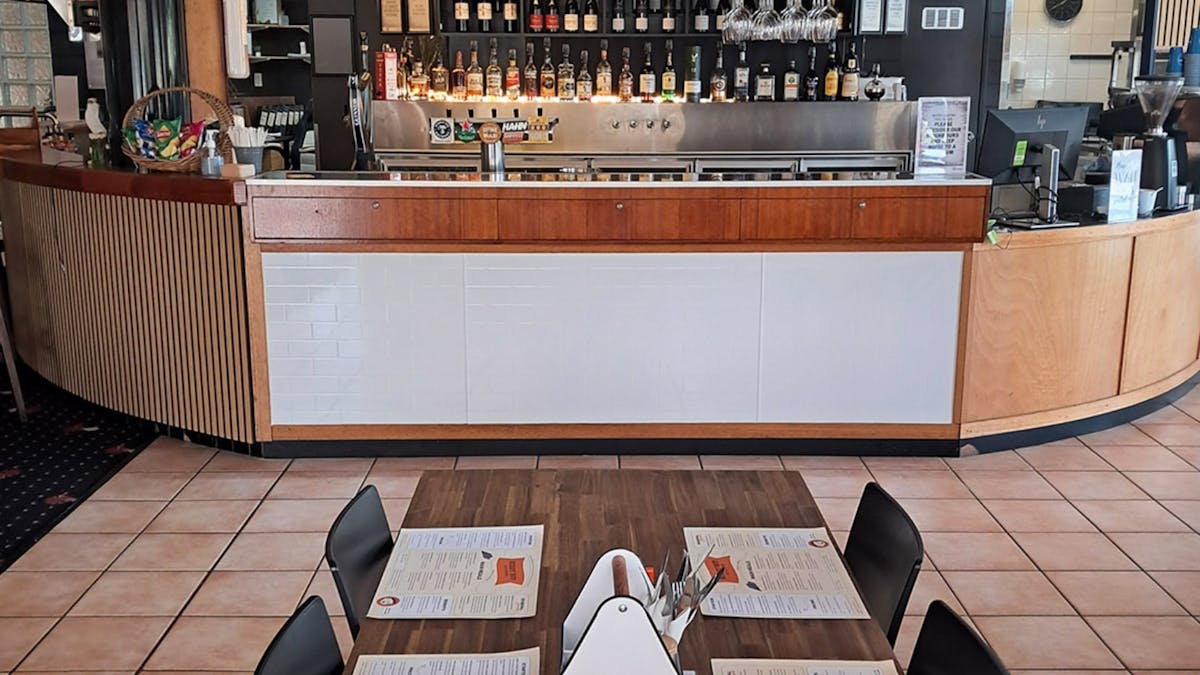 Bar
