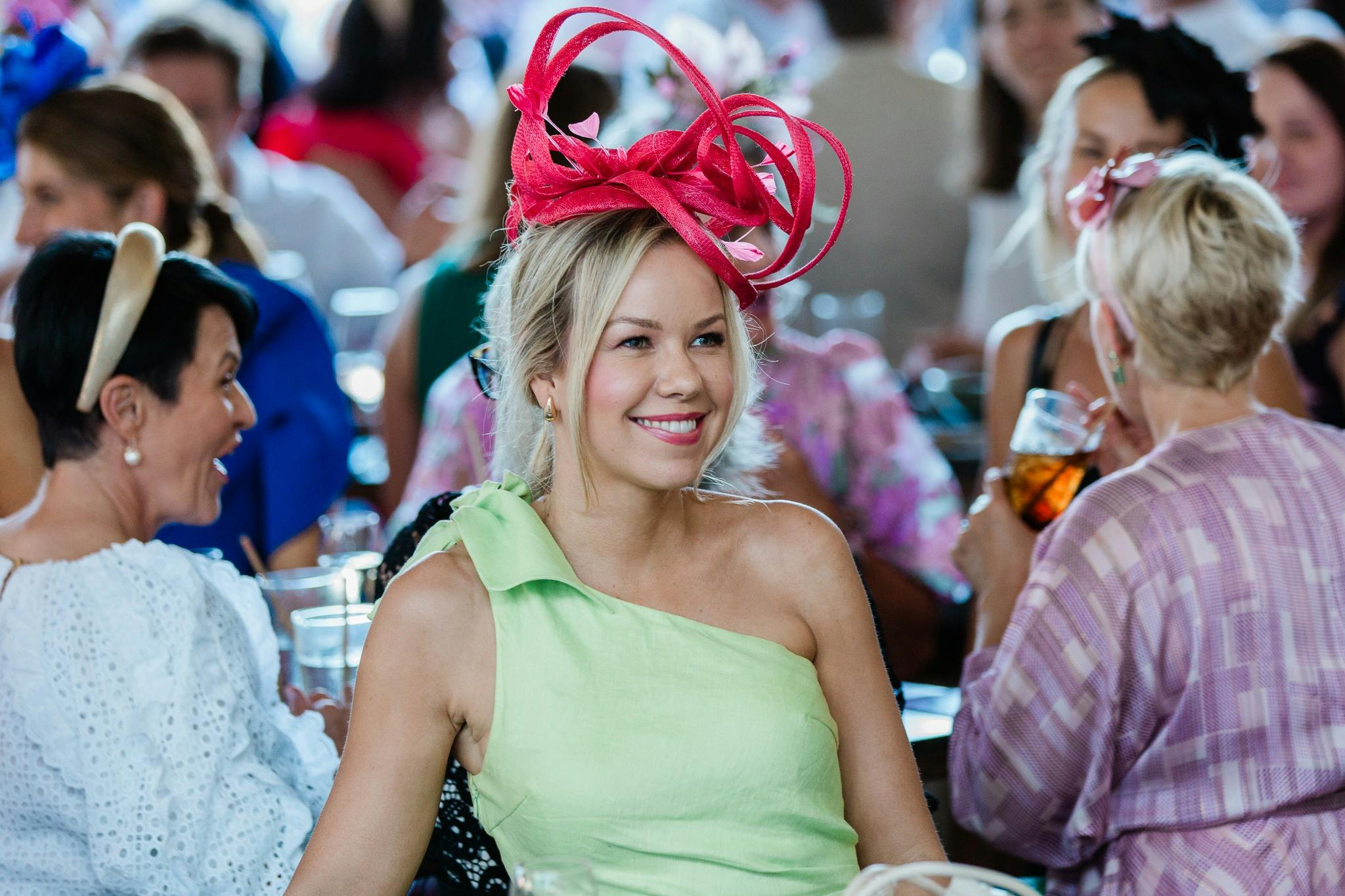 Lady dressed for Melbourne Cup