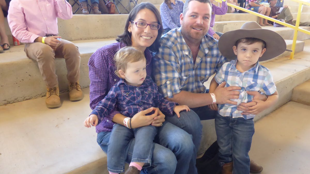 Nebo Rodeo crowd