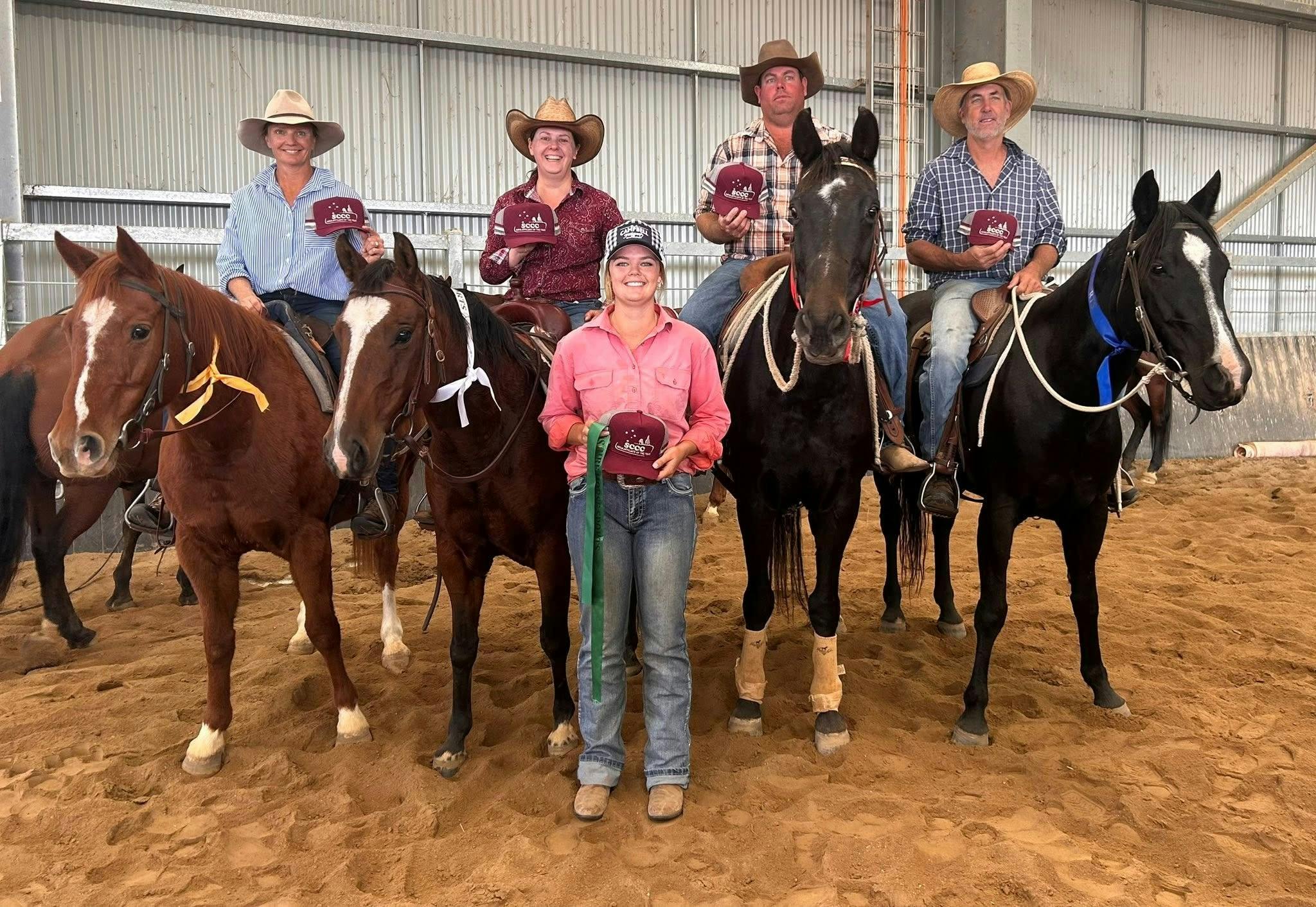 블레이니 승마 스포츠 및 서던 크로스 커팅 클럽 부활절 쇼