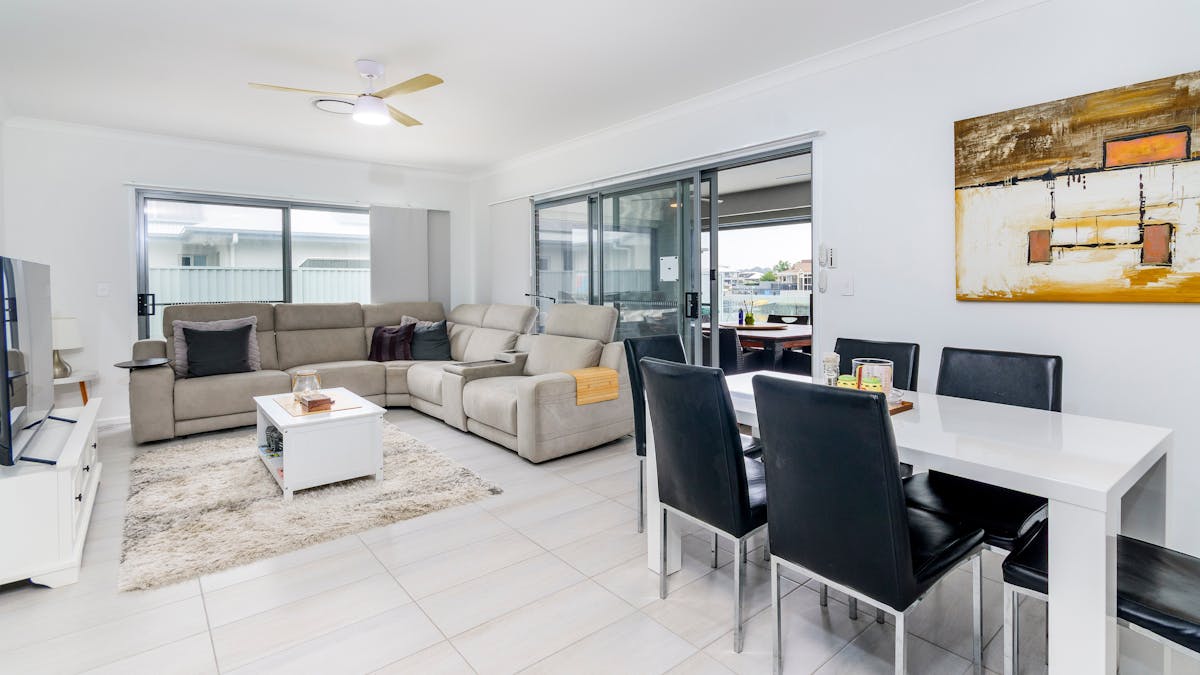 Dining and lounge area