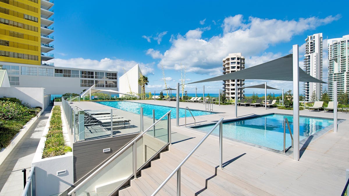 ULTIQA Air on Broadbeach Pool
