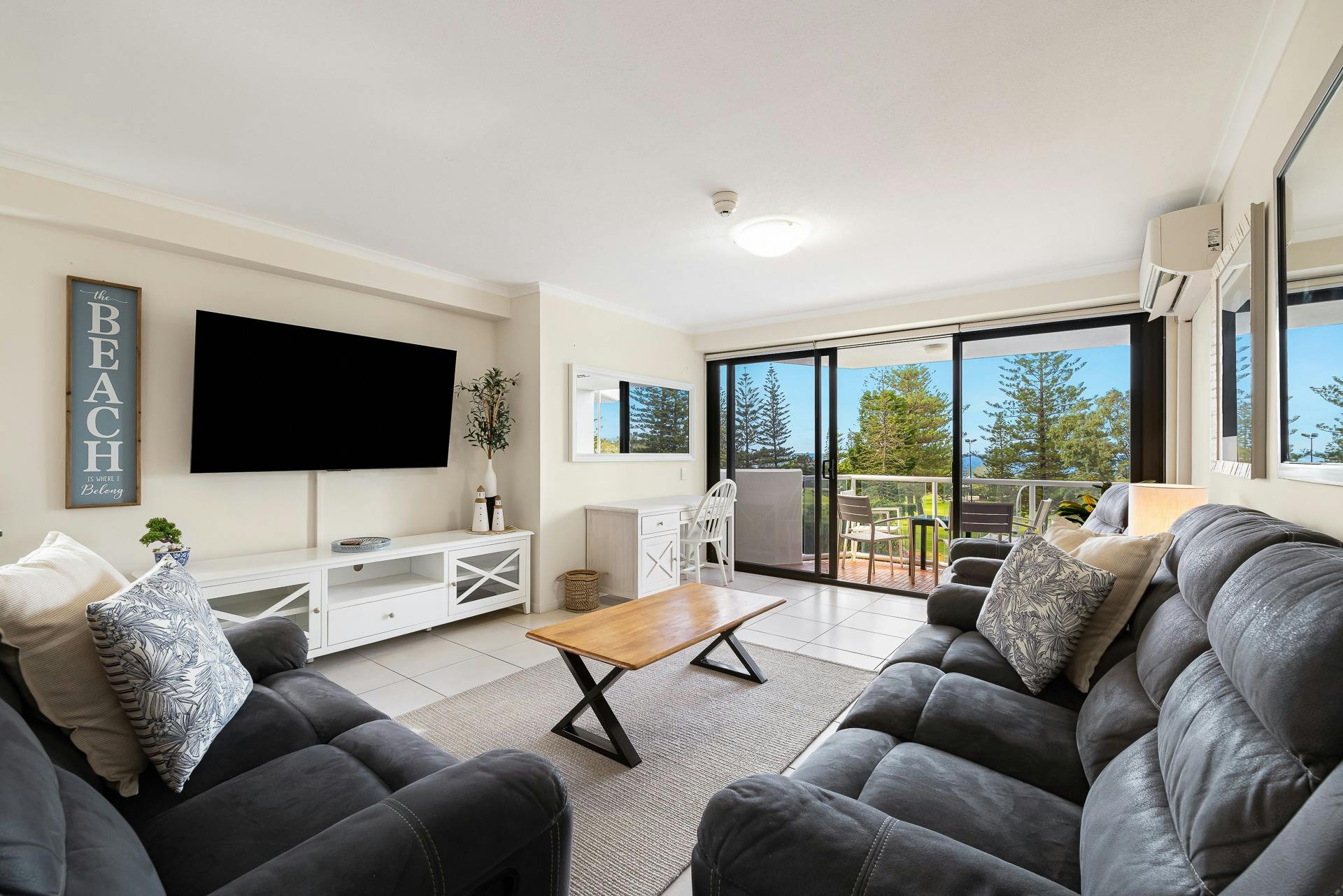 2 Bedroom Apartment with Ocean View - Floors 1-5