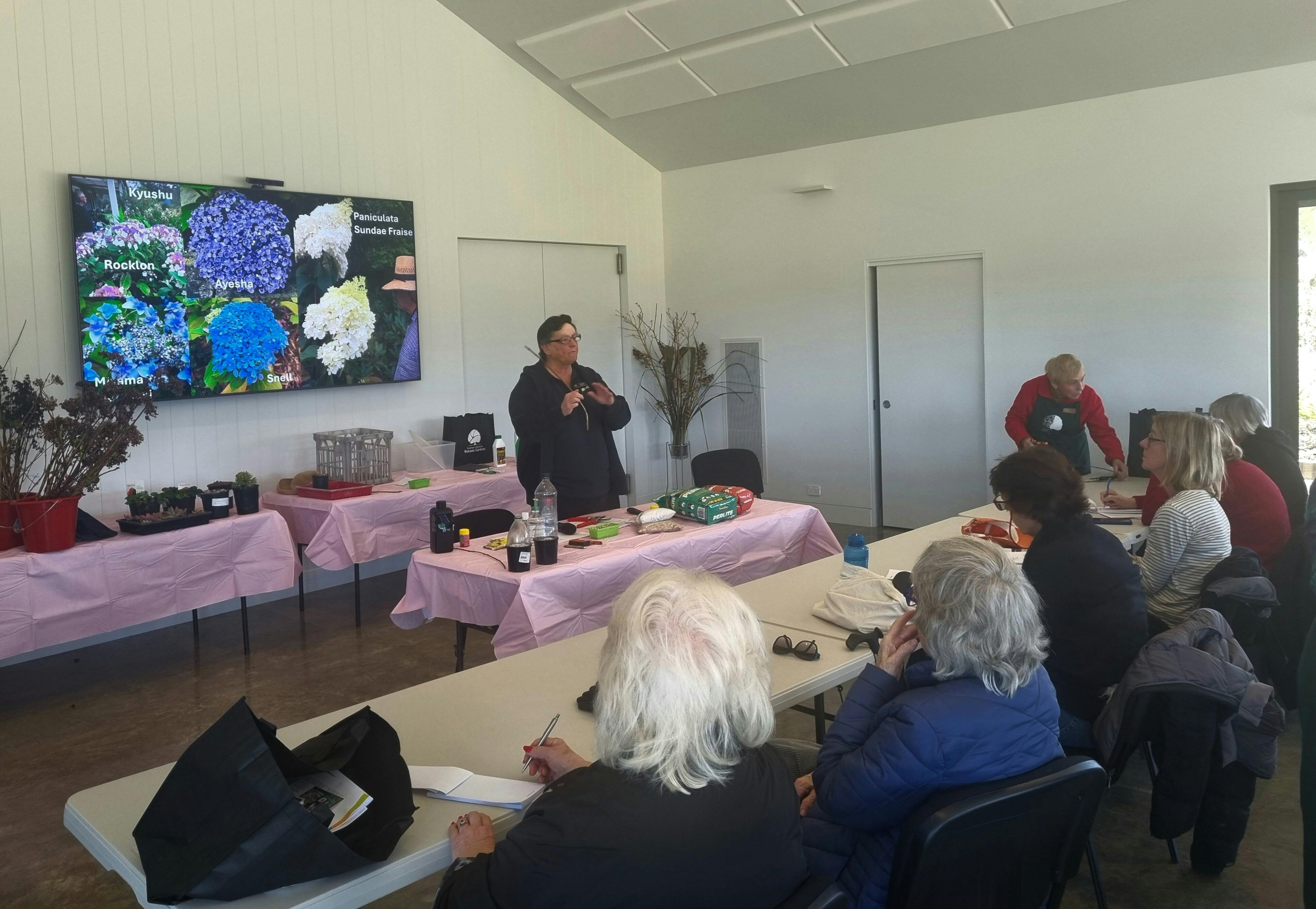 Botanic Gardens - Pests and Pollinators Organic Gardening Workshop