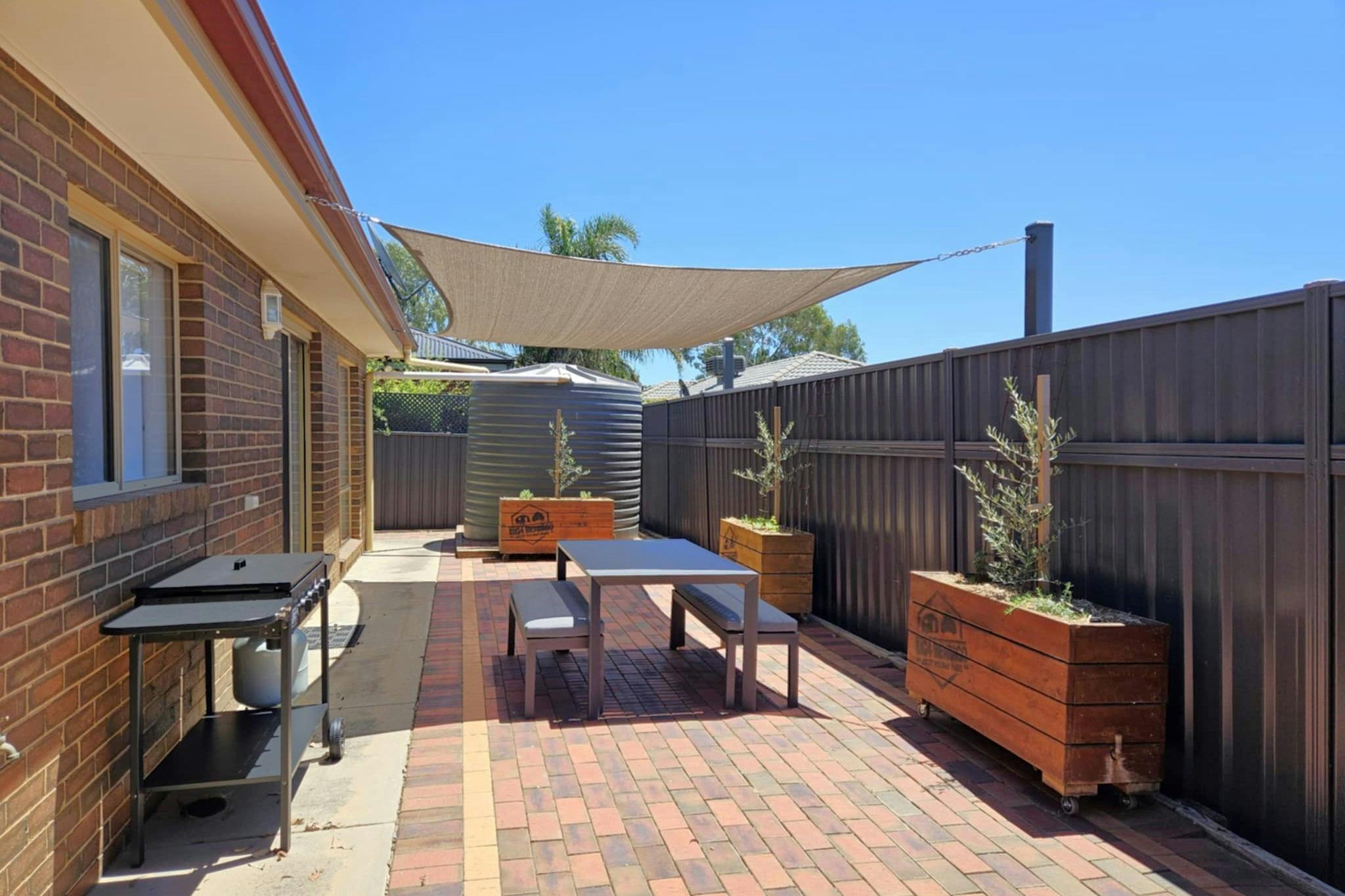 Sandhurst House (3 Bed Rooms)