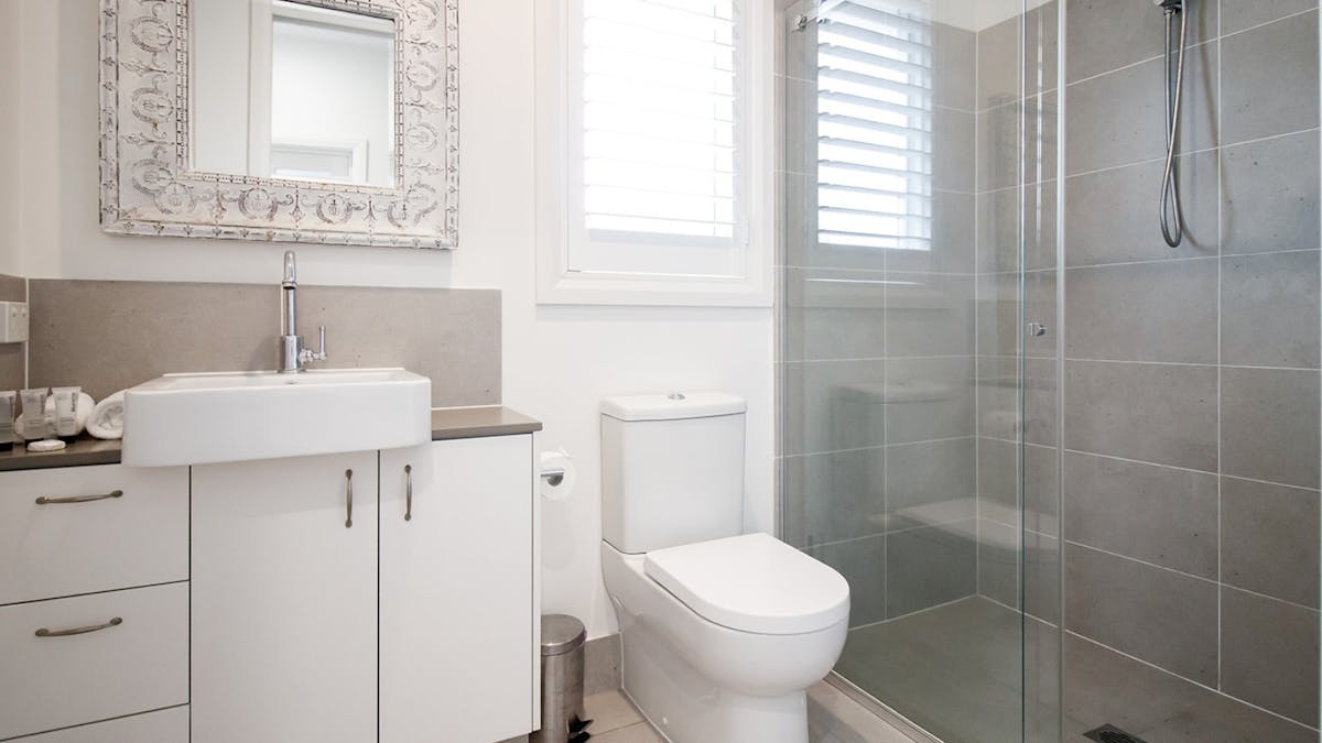 Four bedroom home in Palm Beach - Bathroom