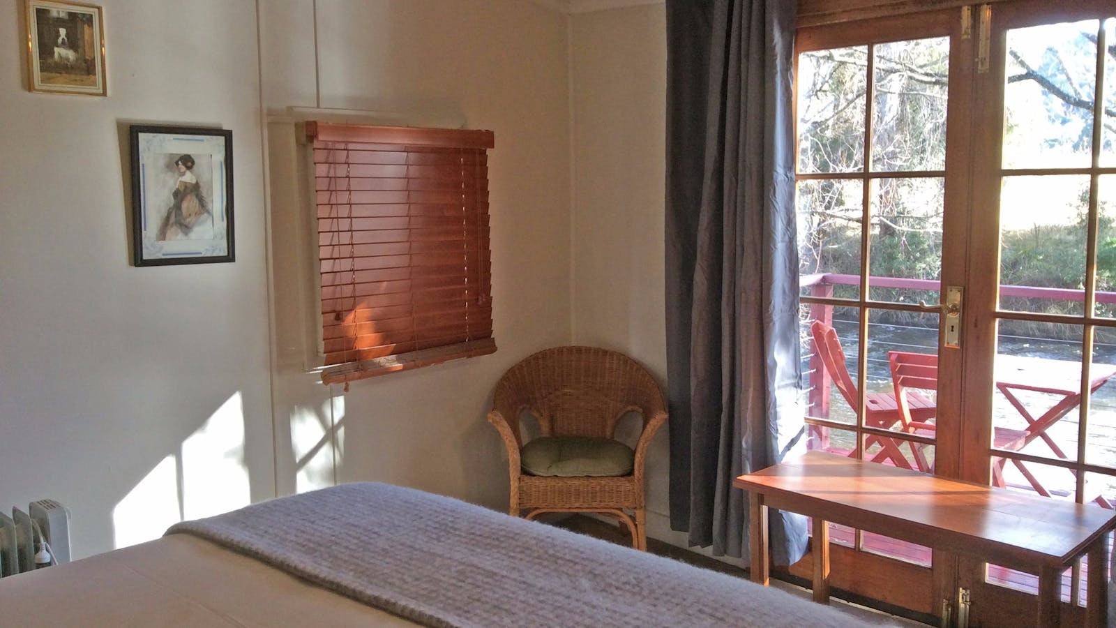 River outside queen bedroom