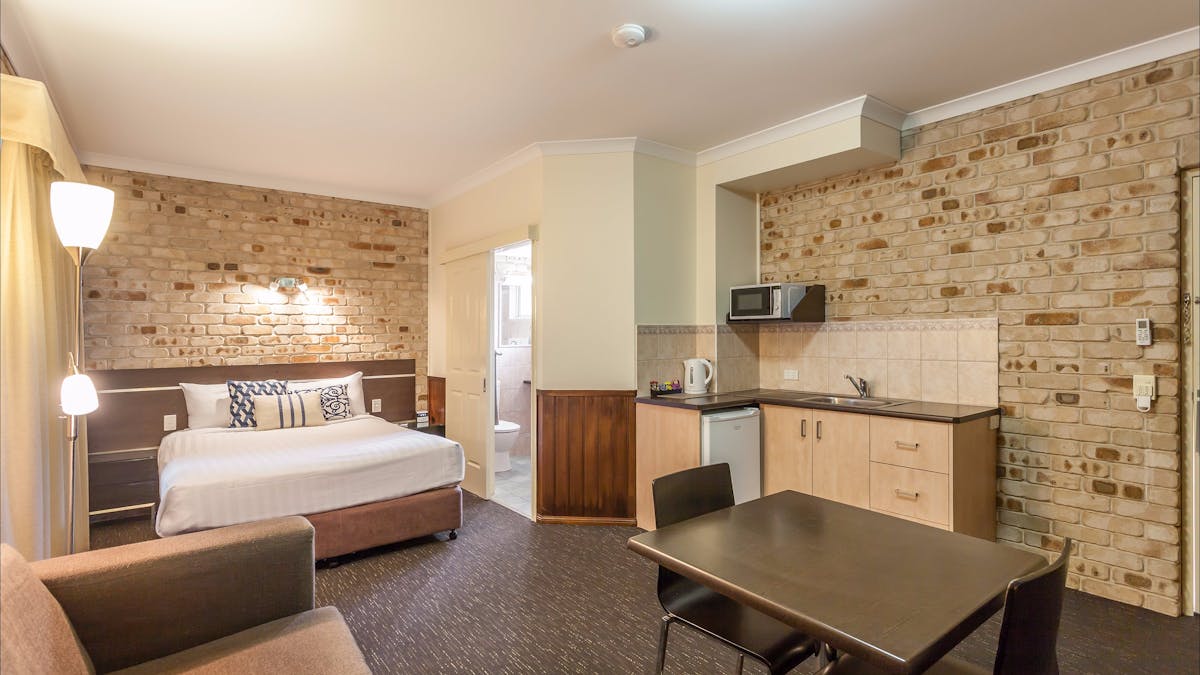 Highlander Motor Inn