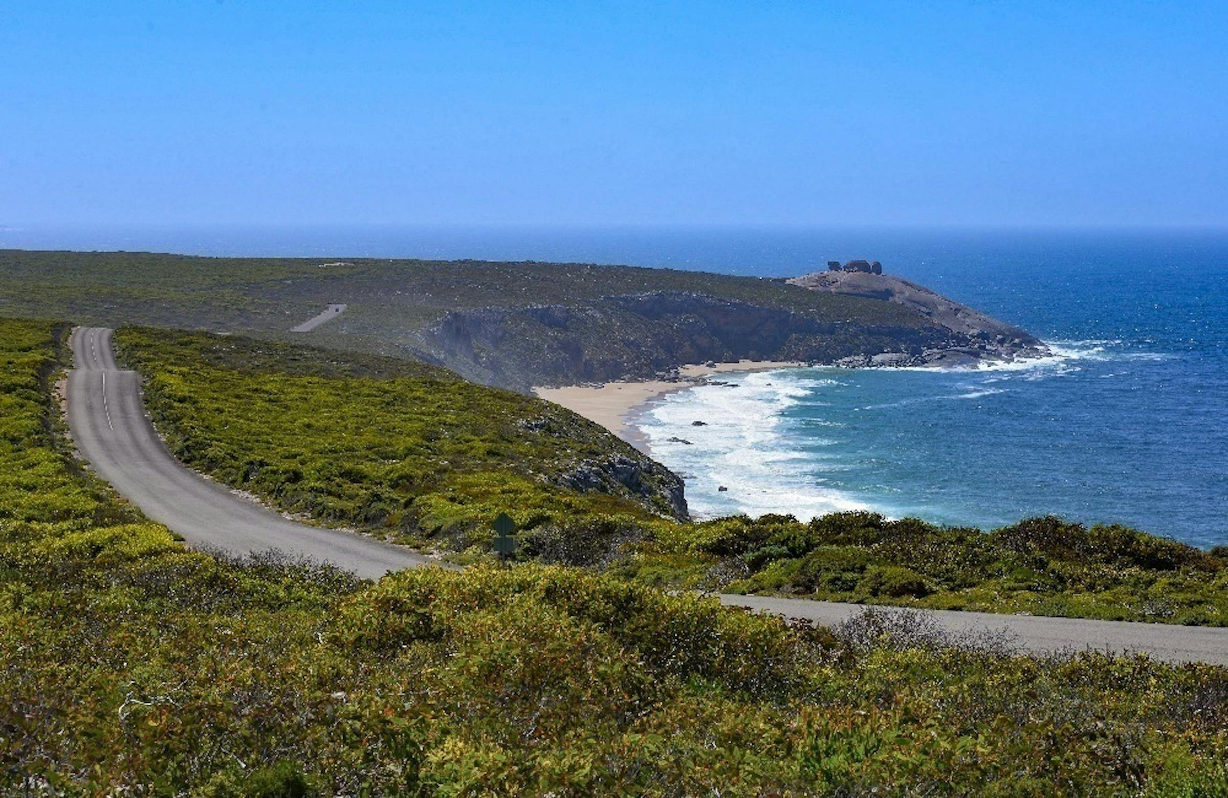 View to Remarkable Rocks. Flinders Chase National Park. Exceptional Kangaroo Island Tours.