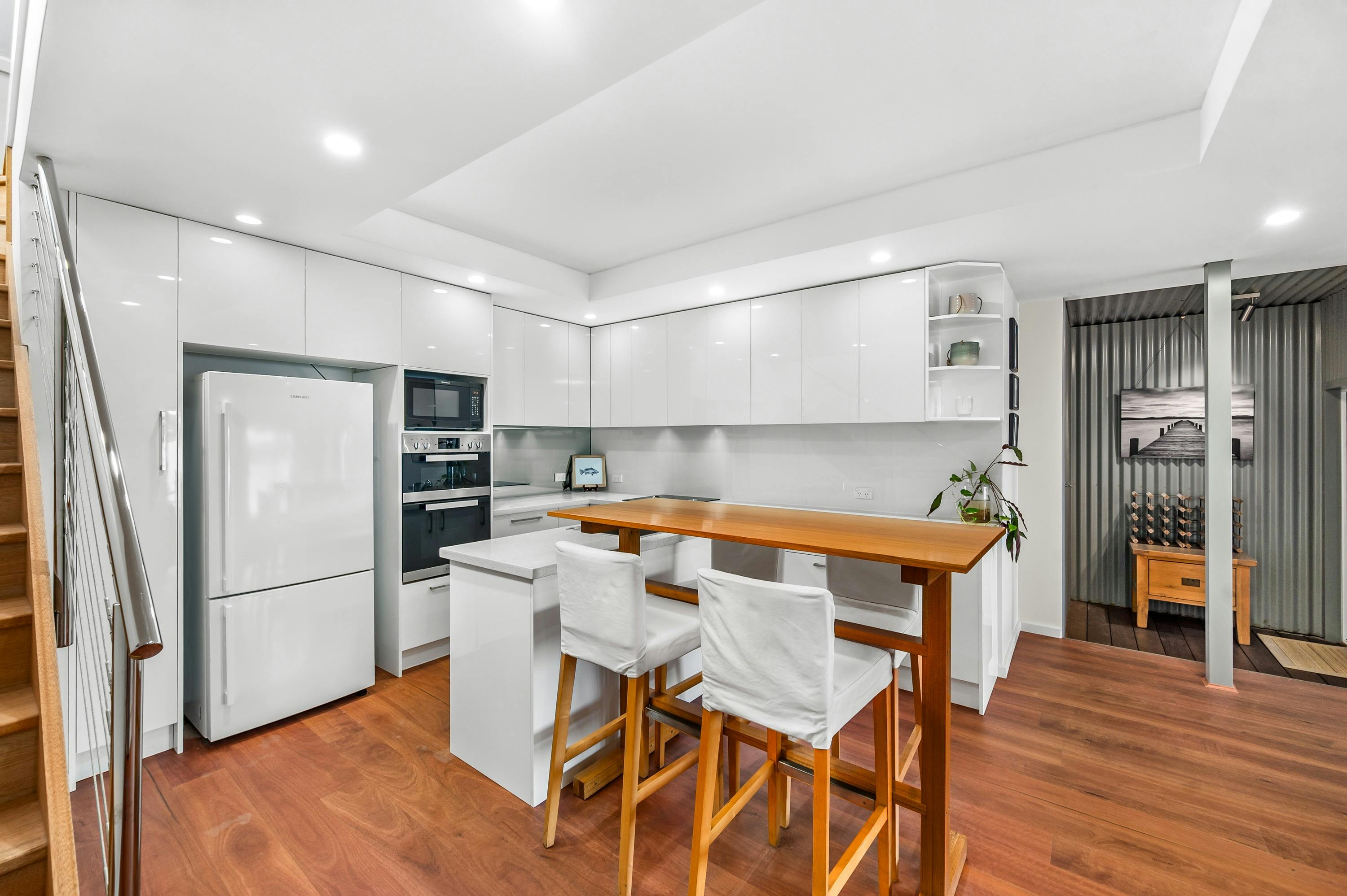 FAM Newcastle Airbnb Holiday House lake Macquarie