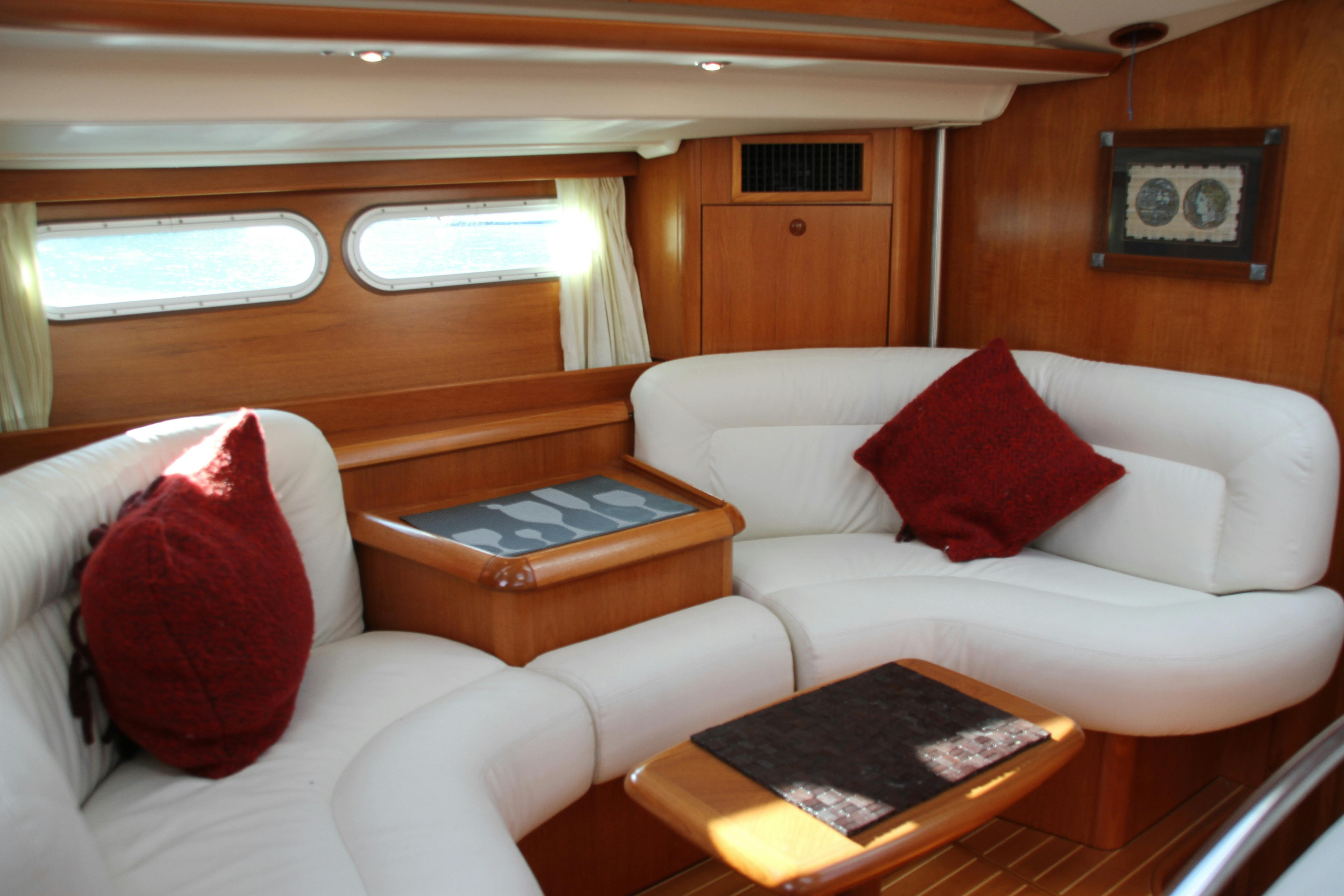 private day skippered charter yacht Whitsundays