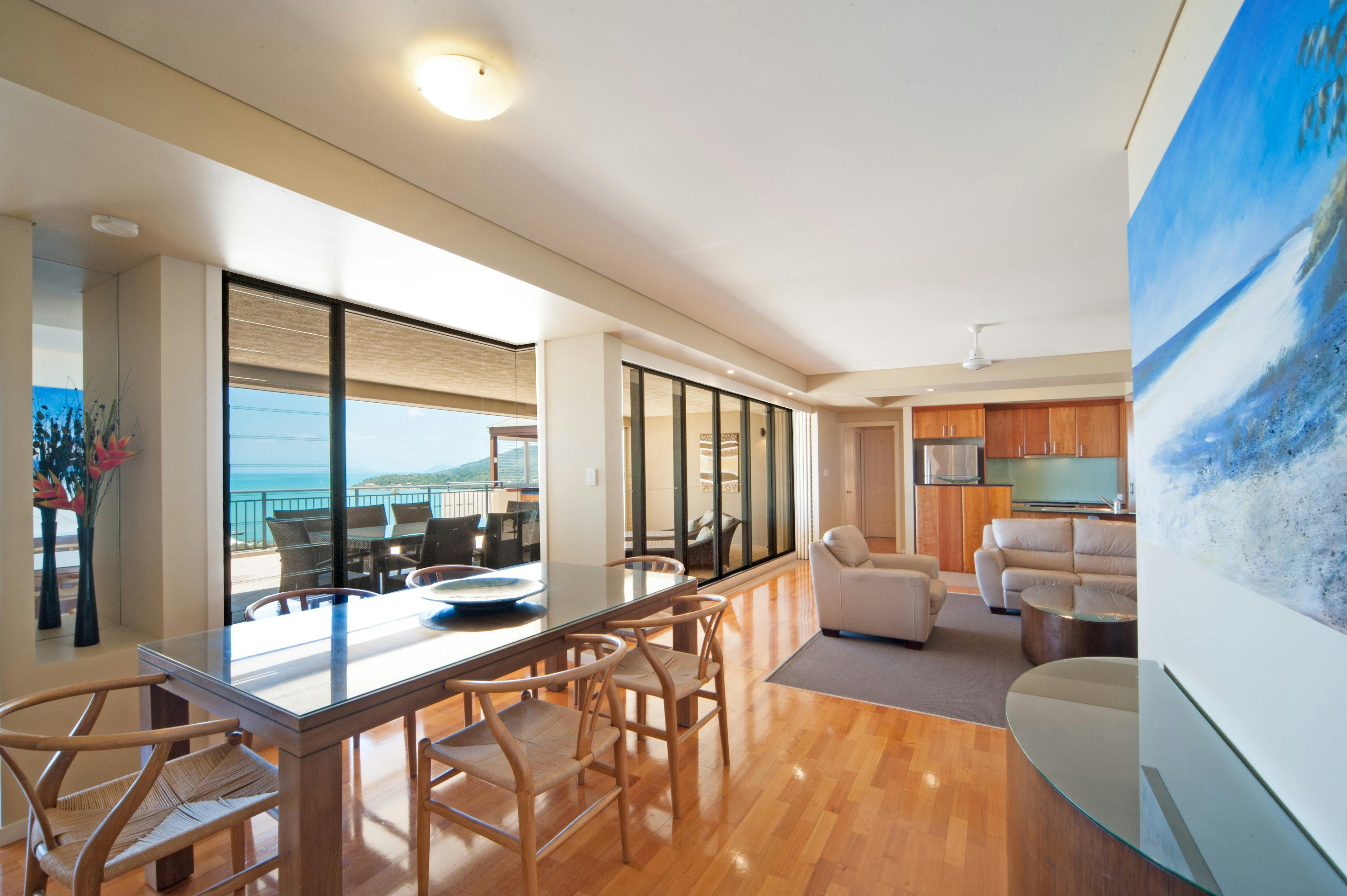 3 Bedroom Sea View Deluxe Jacuzzi Apartment