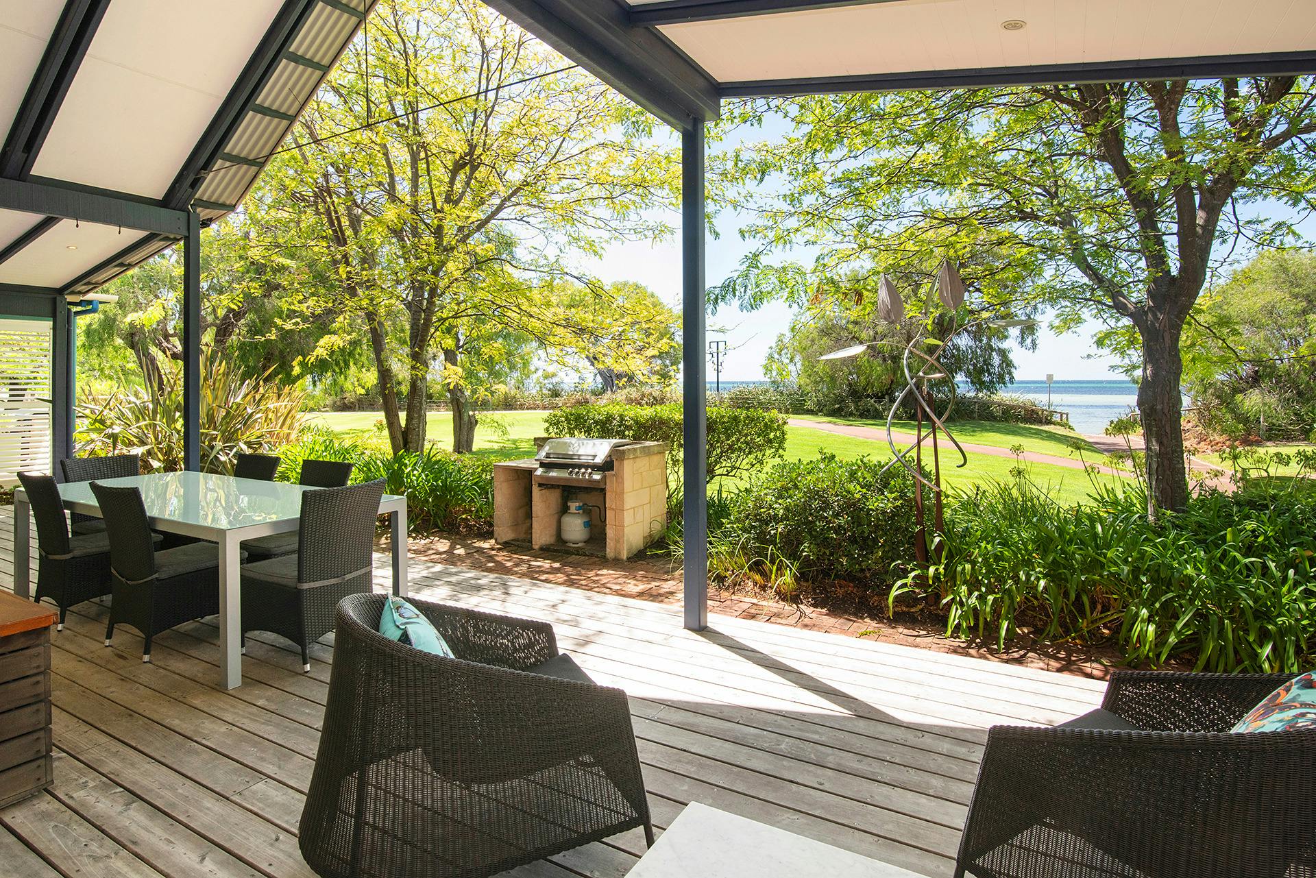 Beachfront Cottage 11