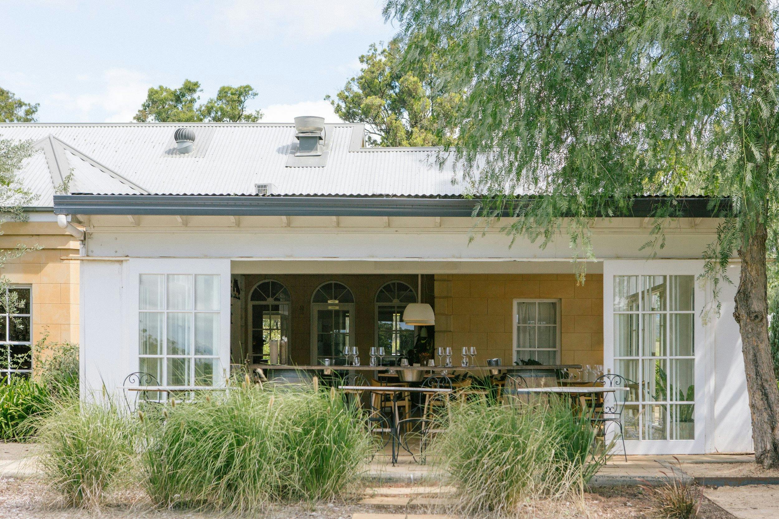 豪華なハンターバレーツアーで、素晴らしい場所で美味しいワインを味わいましょう