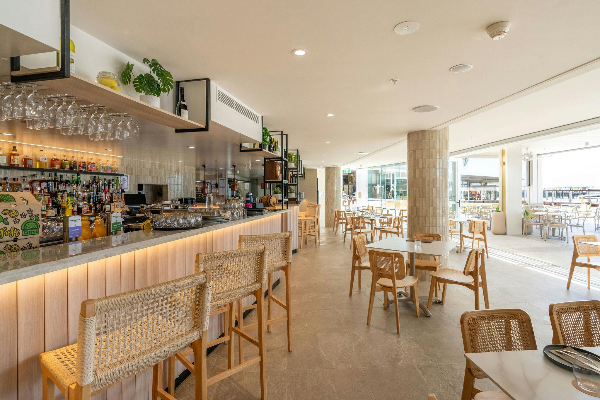 Sails Bar & Restaurant