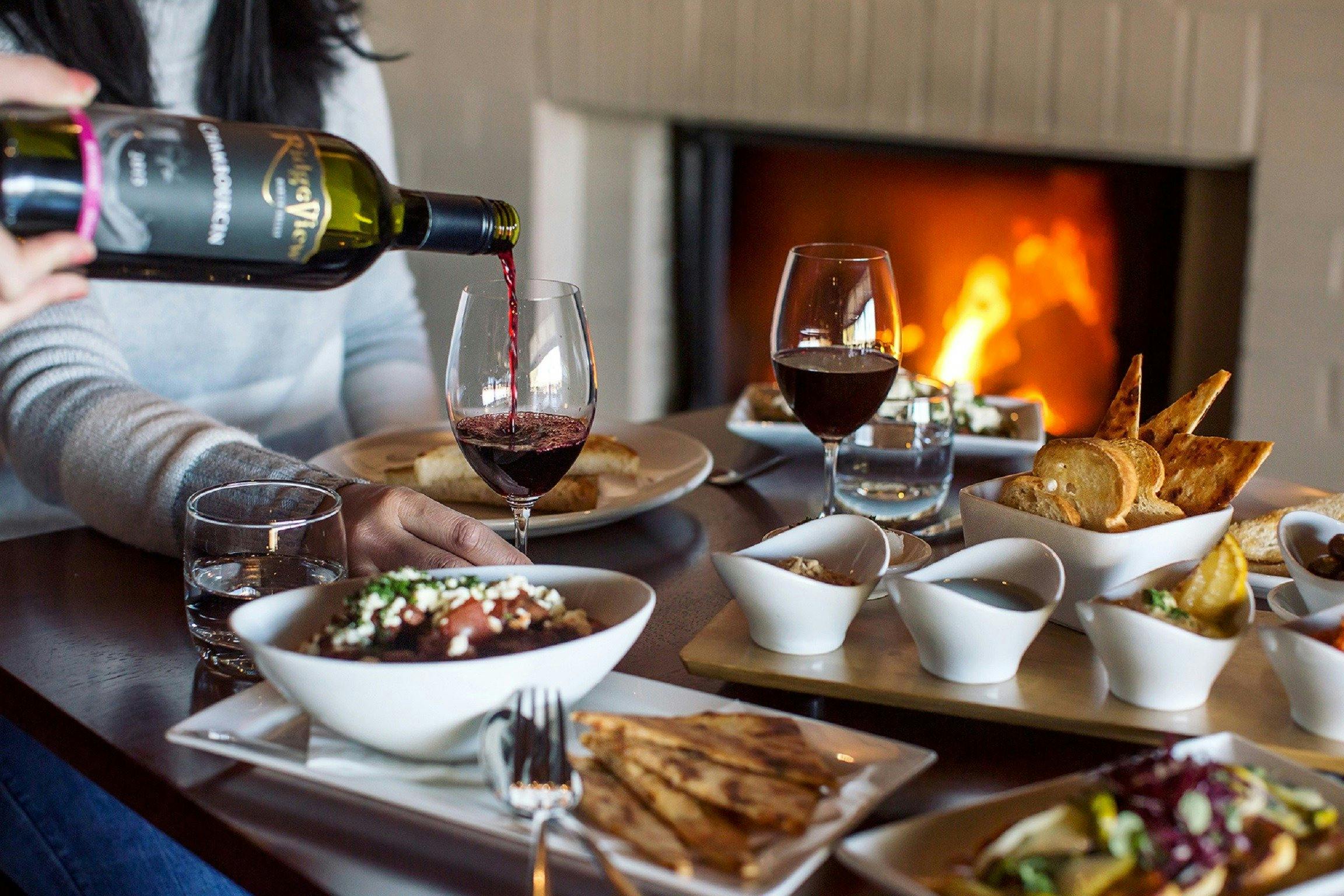 RidgeViewレストランでの食事とワイン