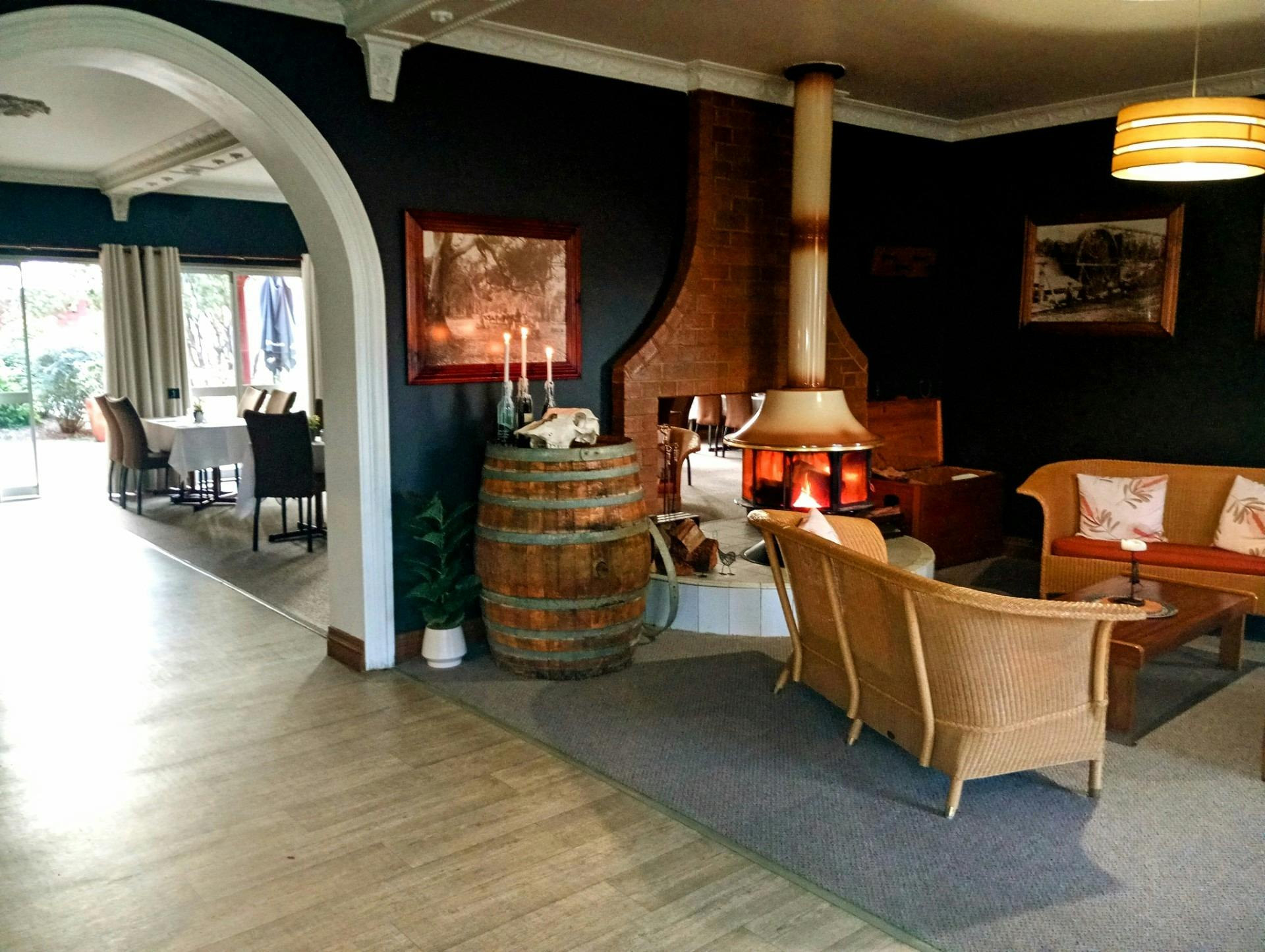 Henry's on Rouse - Restaurant