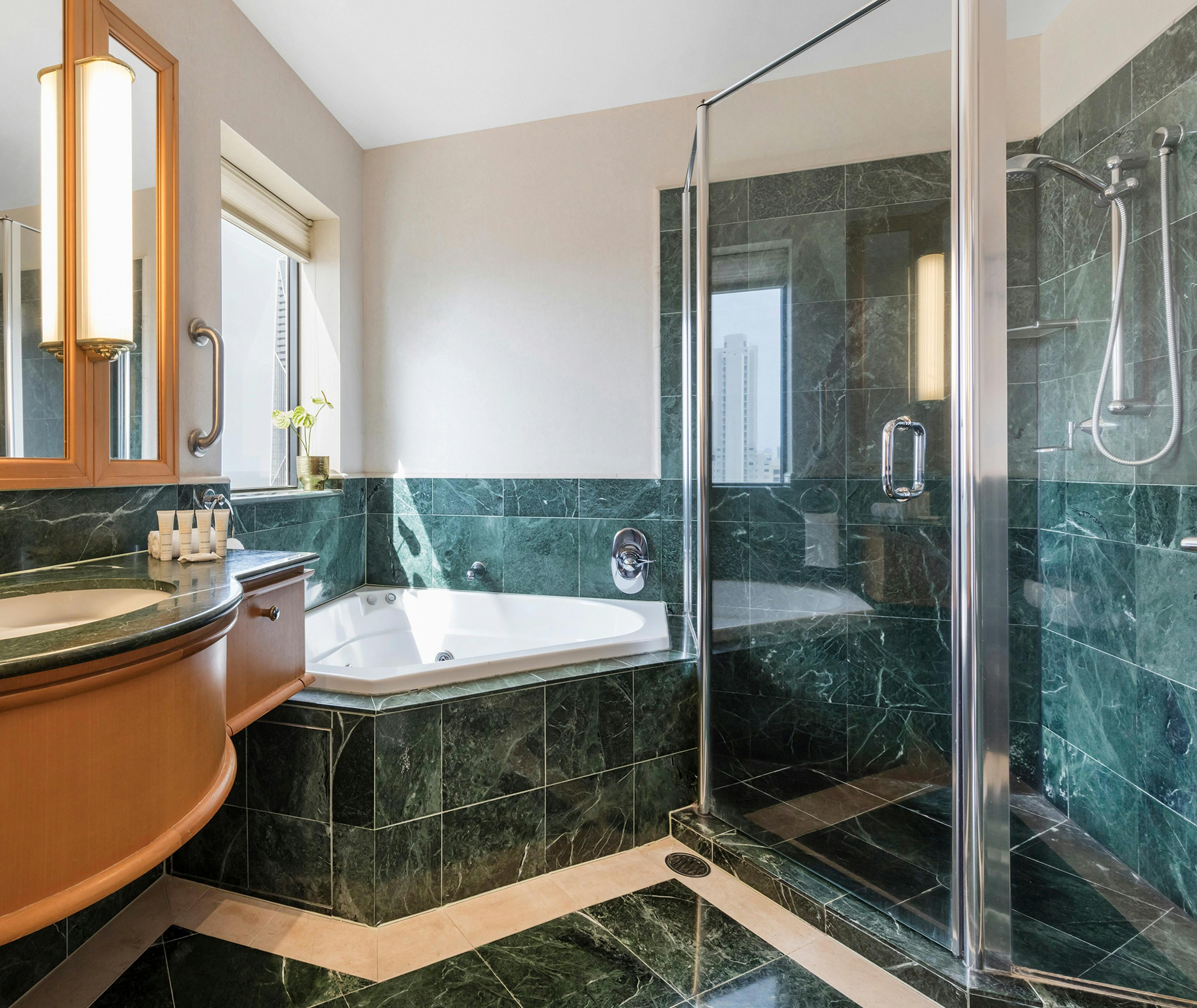 Oaks Gold Coast Hotel