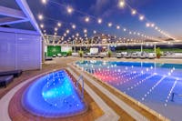 Roof top swimming pool