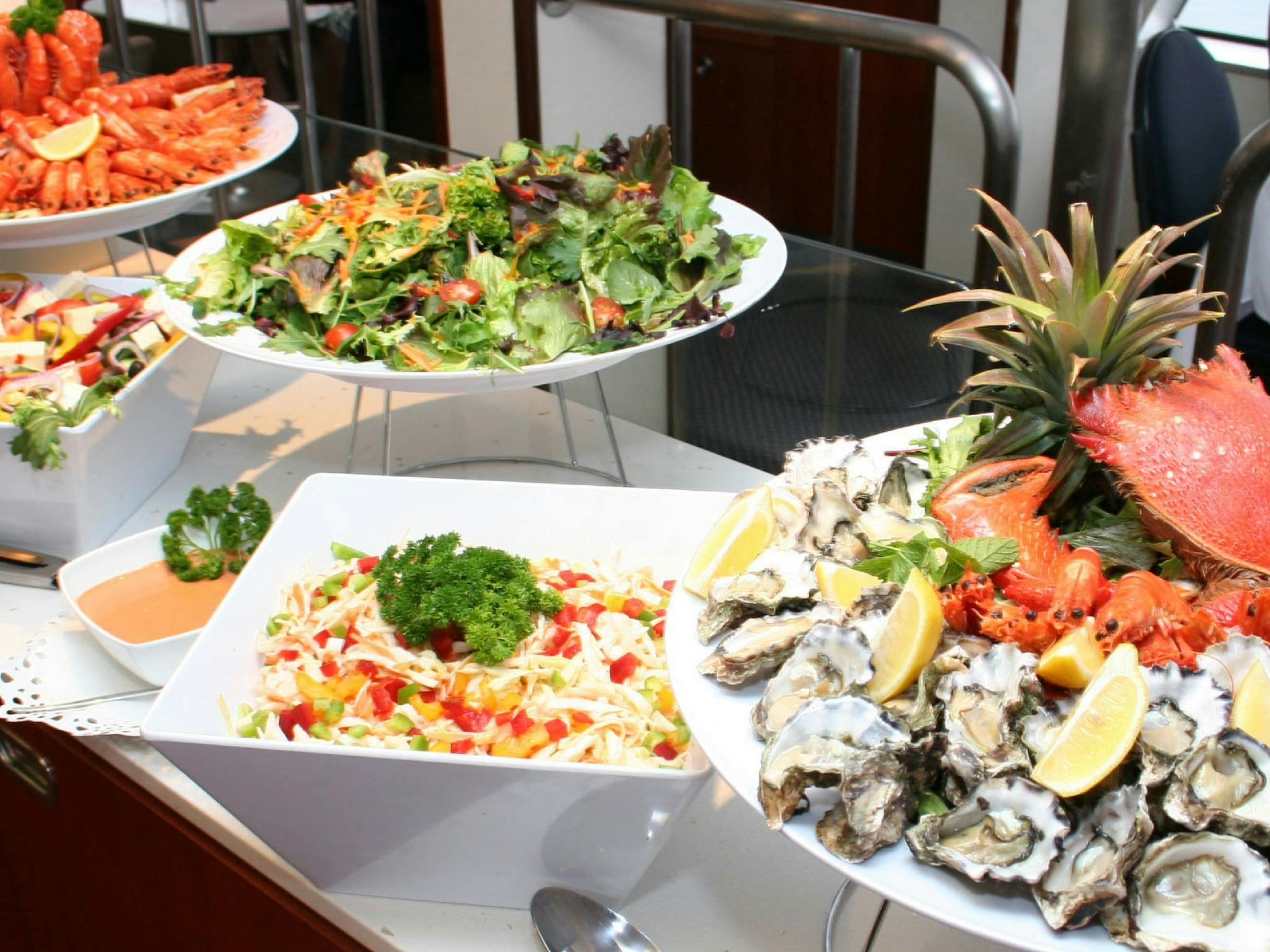 Sydney Harbour Seafood and Carvery Lunch Cruise