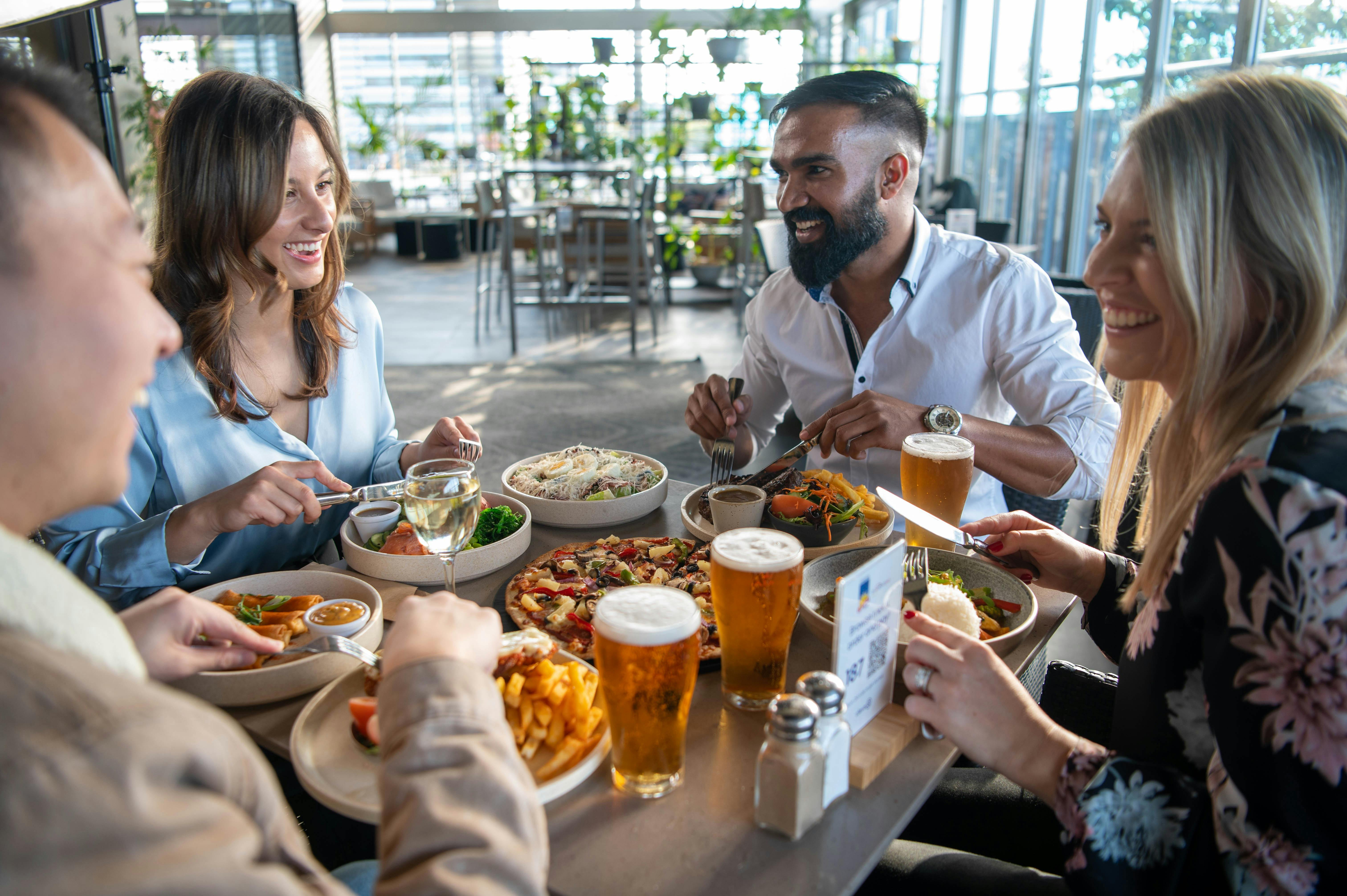 Enjoy great food and beverages when staying at Mercure Belconne