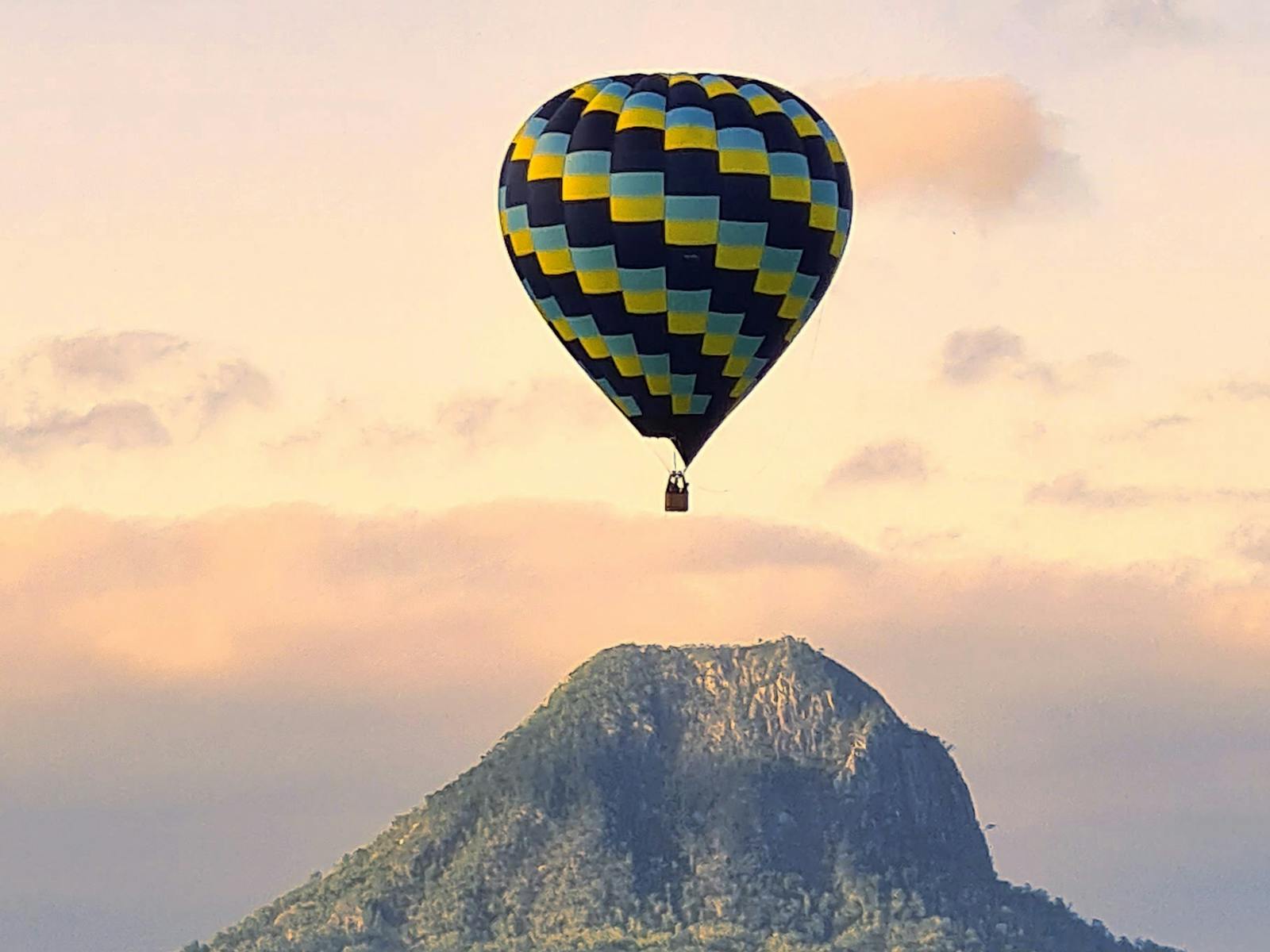 Daily Sunshine Coast and Noosa hinterland flights Daily Sunshine Coast and Noosa hinterland flights