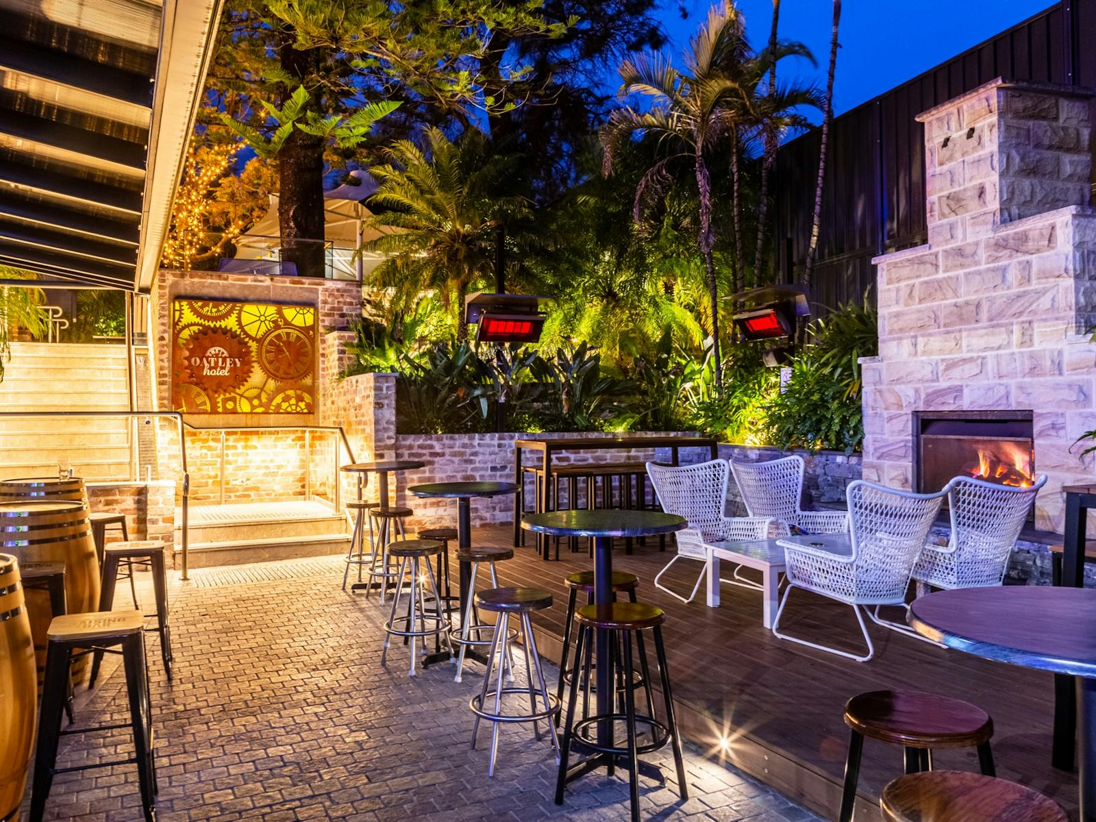 Oatley Hotel Courtyard Area