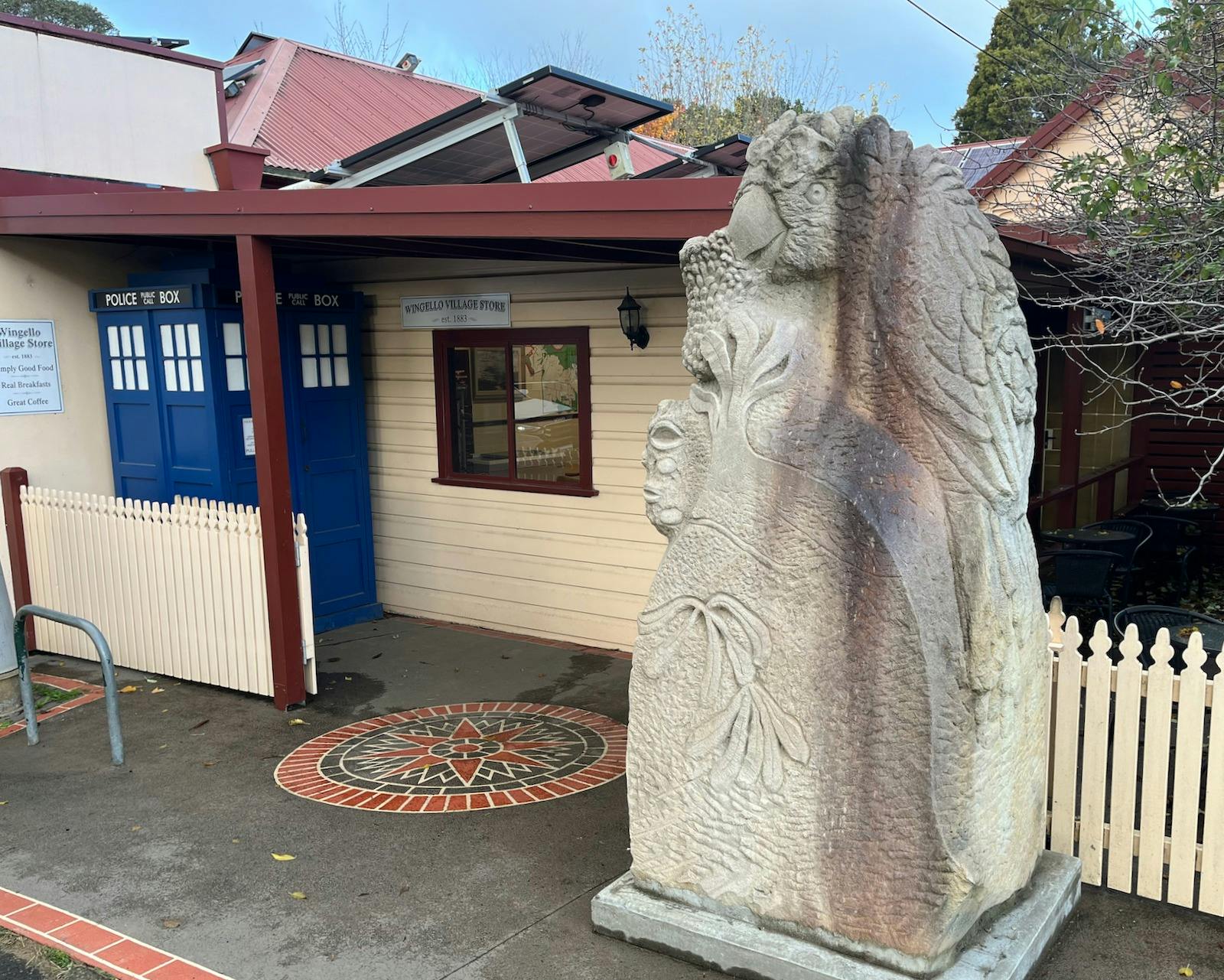 스톤 블랙 코카투