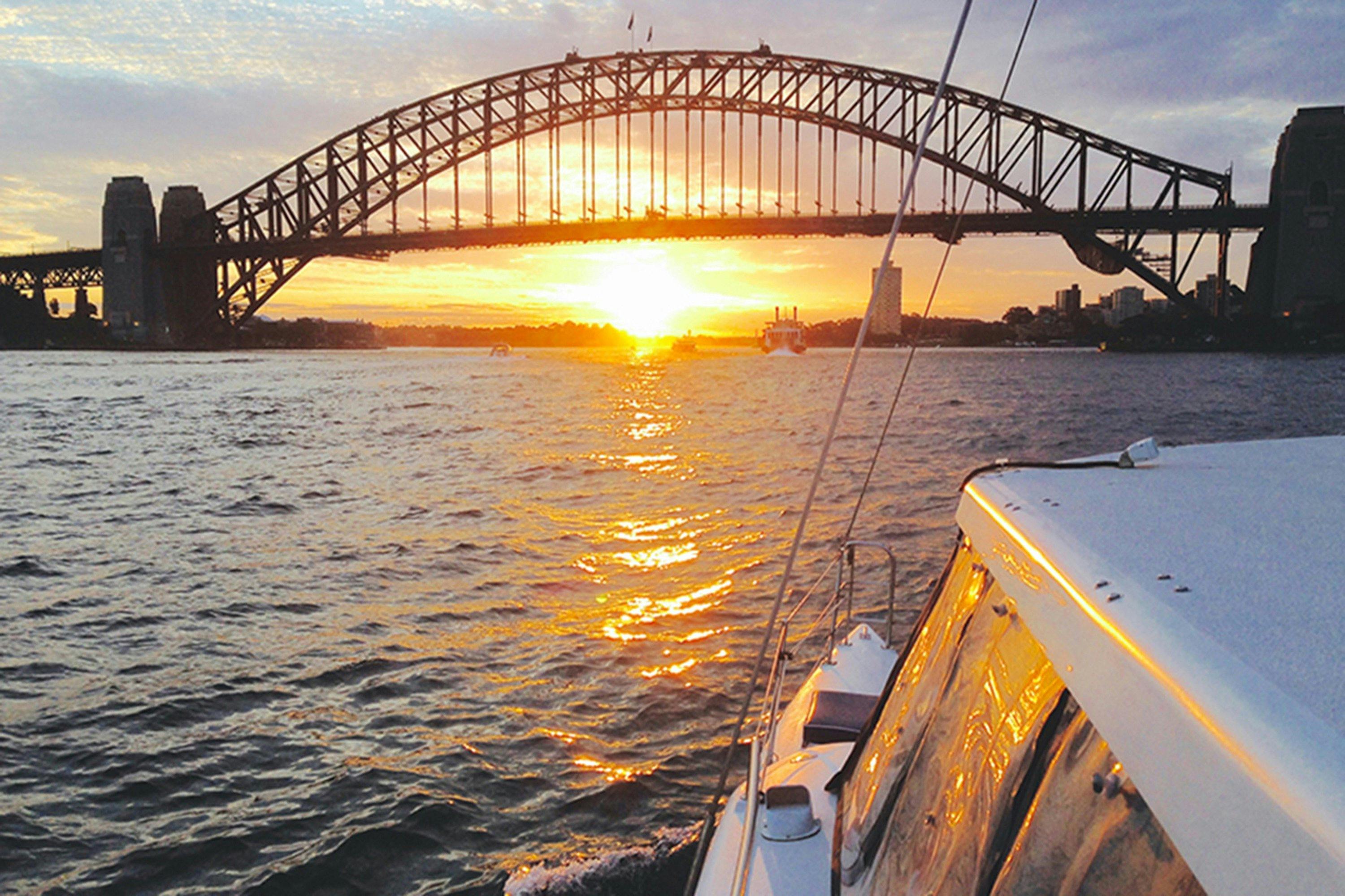 Sonnenuntergangsfahrt im Hafen von Sydney