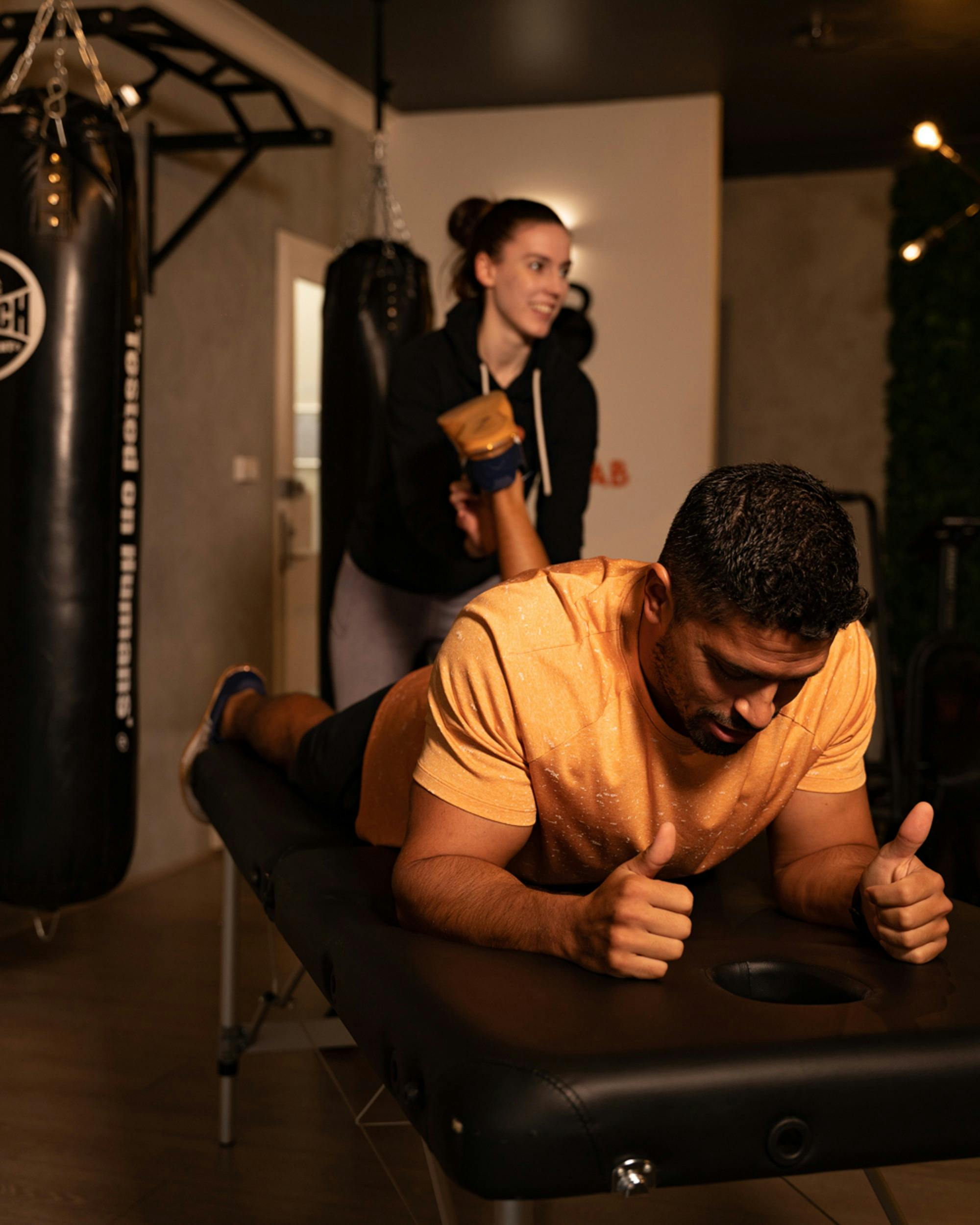 Quad stretch with stretch therapist