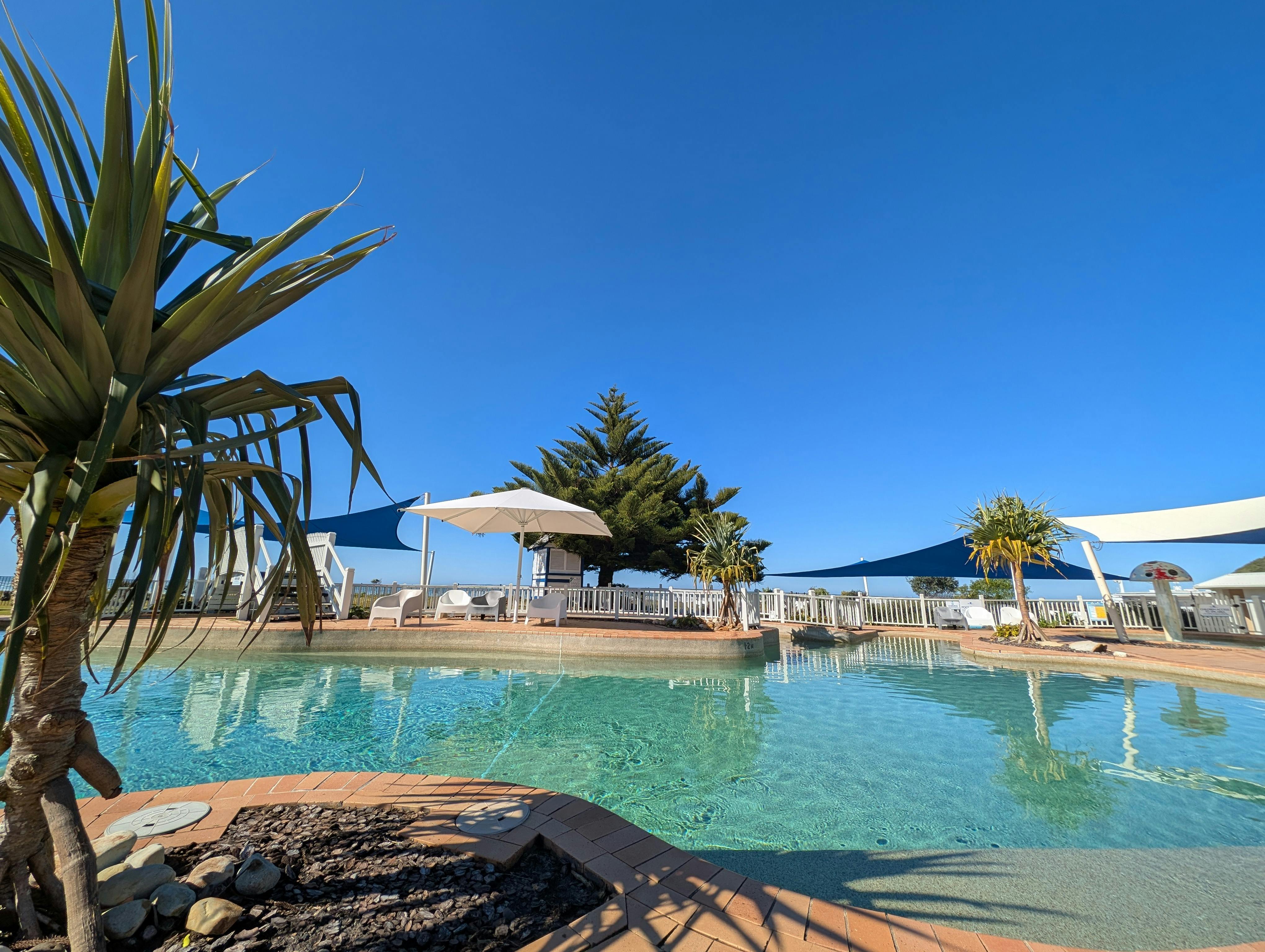 蓝礁湖海滩度假村泻湖式泳池