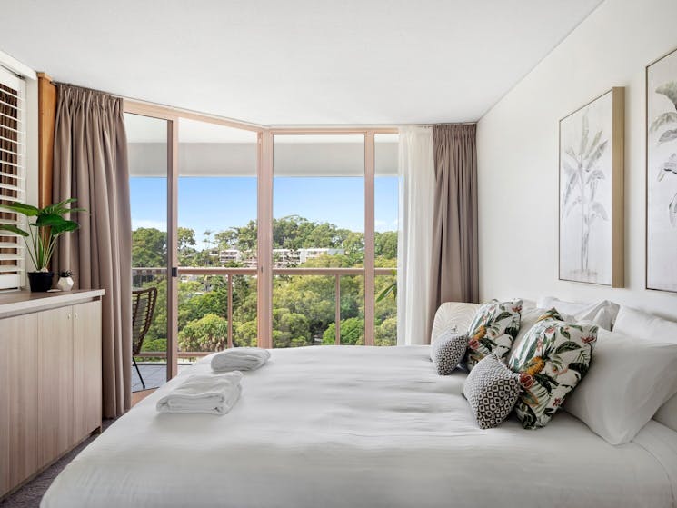 Master bedroom - resort views