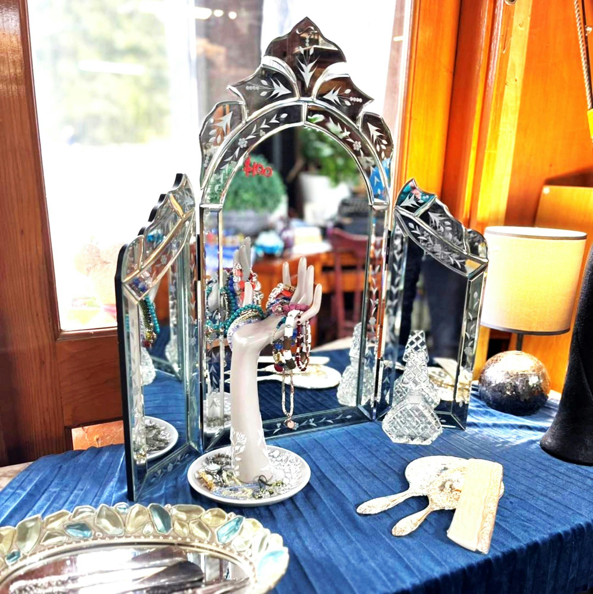 Mirror at Wombat 2nds