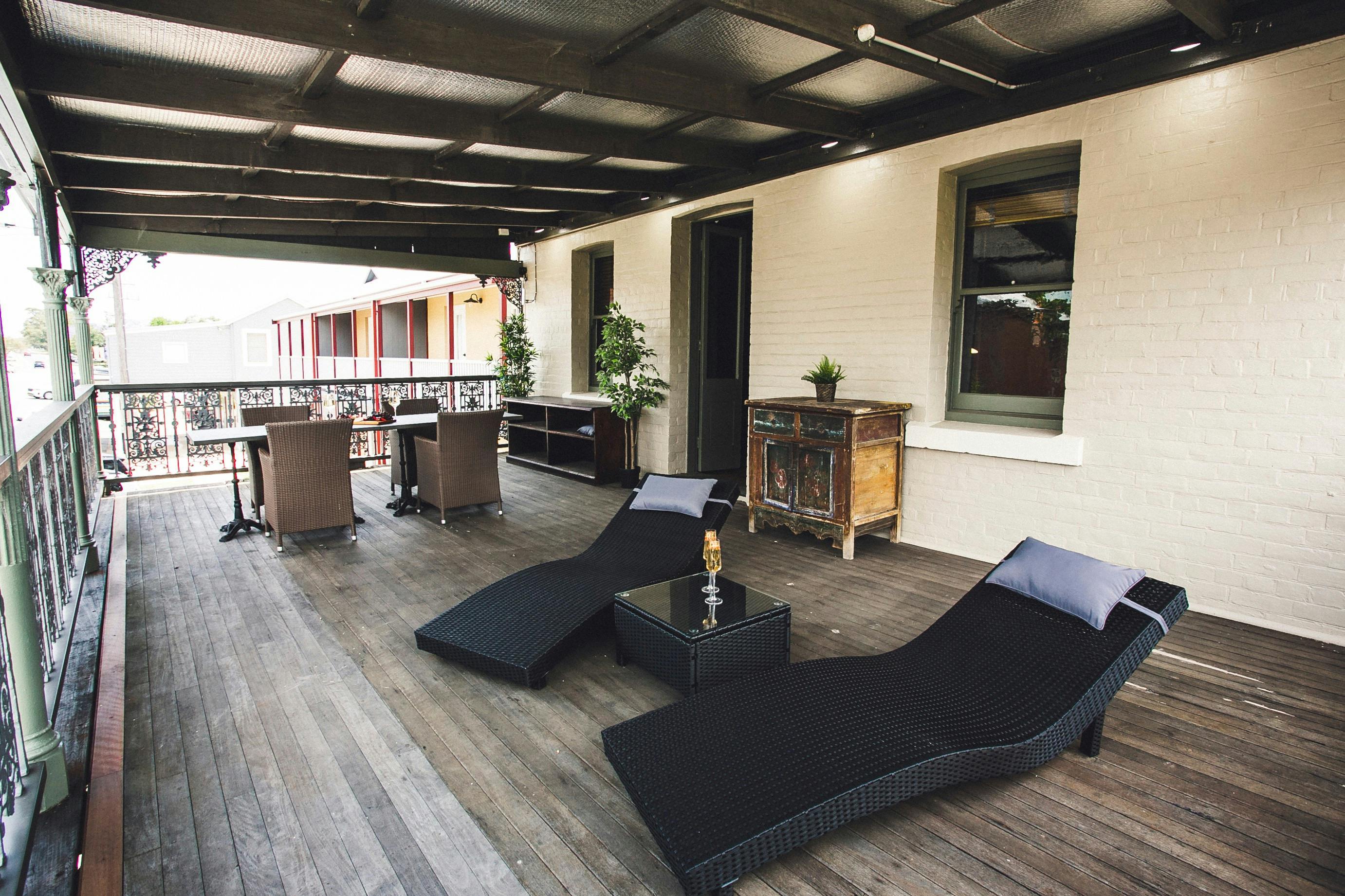 Monte Carlo verandah