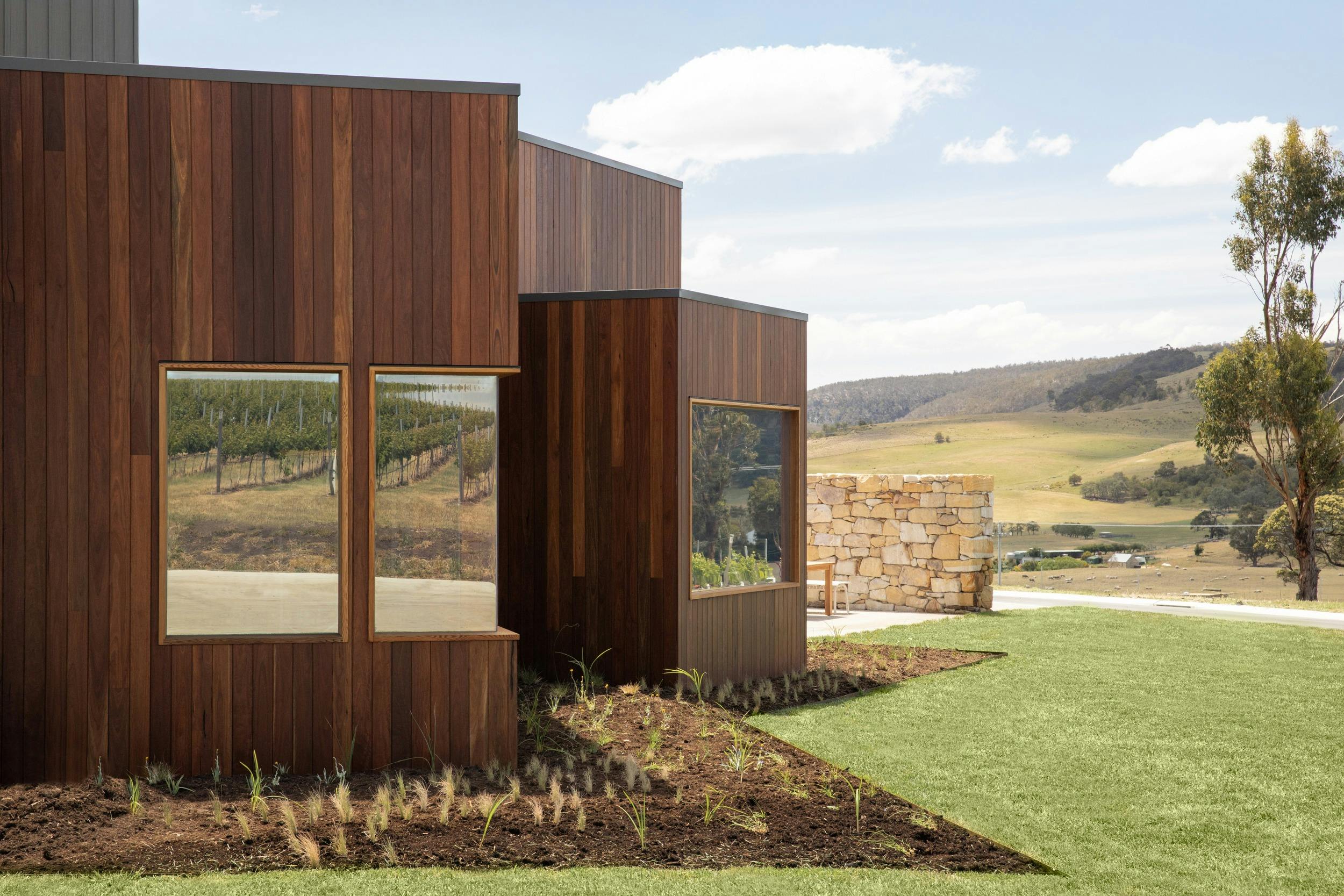 SISU WINERY Coal River Valley Cellar Door