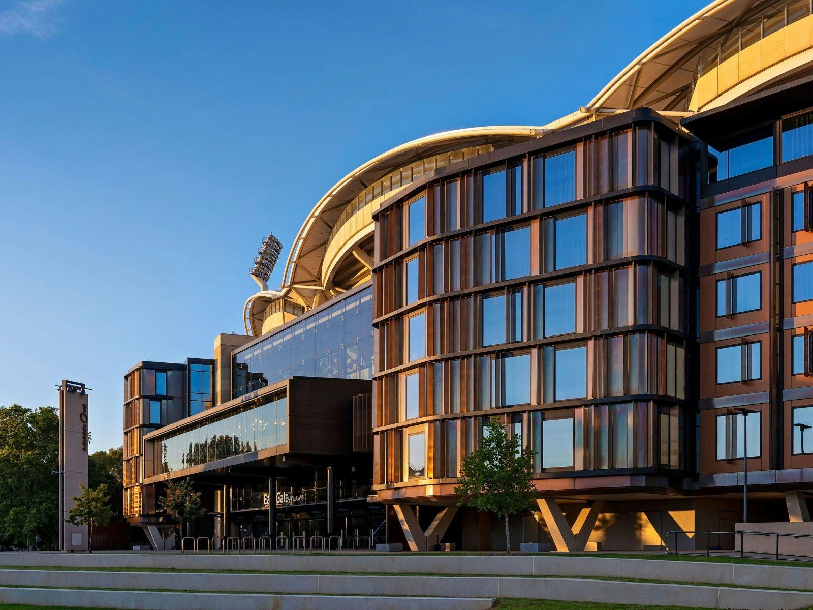 Oval Hotel Front